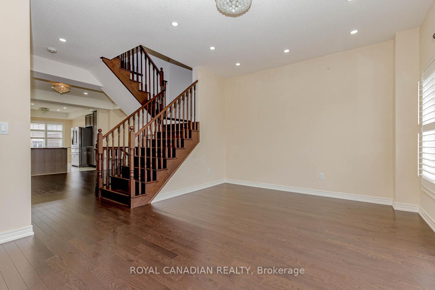 Photo 7 of 3852 Tufgar Crescent, Burlington, Alton — HOMEH