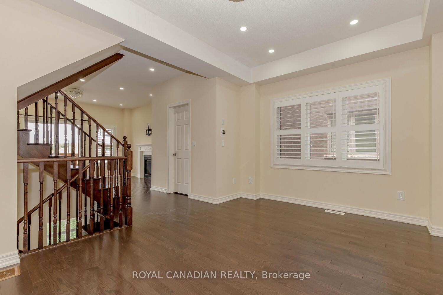 Photo 13 of 3852 Tufgar Crescent, Burlington, Alton — HOMEH