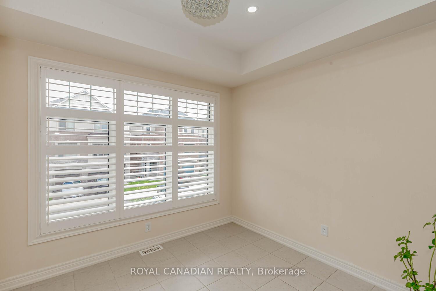 Photo 15 of 3852 Tufgar Crescent, Burlington, Alton — HOMEH