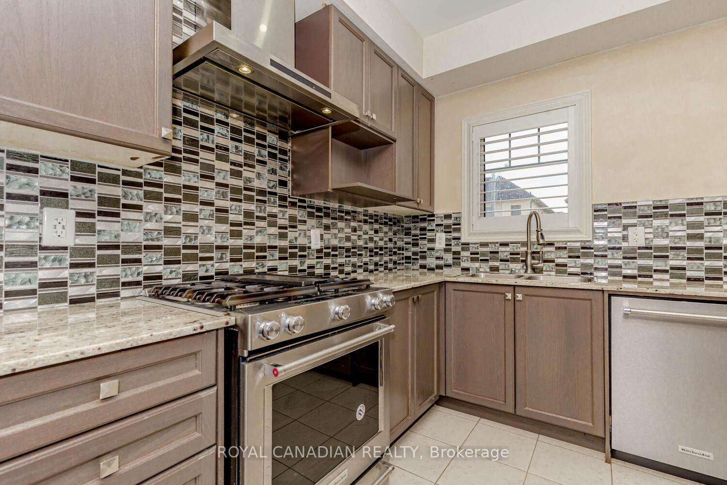 Photo 38 of 3852 Tufgar Crescent, Burlington, Alton — HOMEH