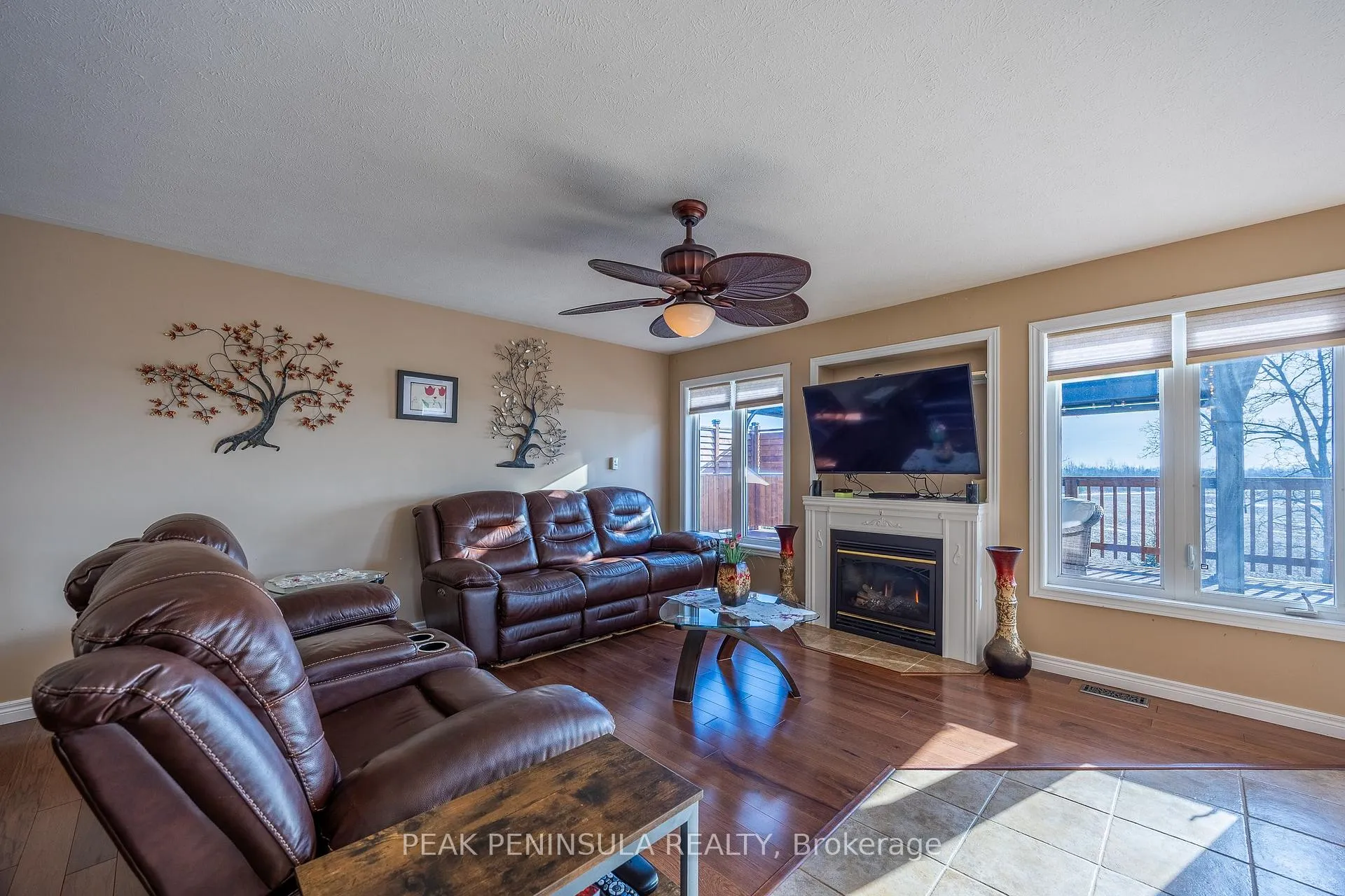 Photo 3 of 63 Upper Canada Drive, Norfolk, Port Rowan — HOMEH
