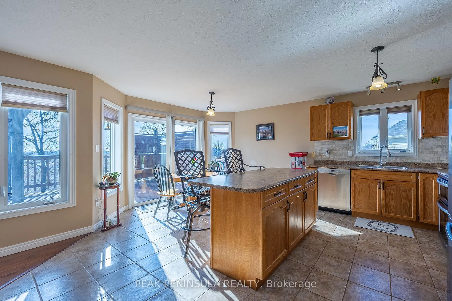 Photo 4 of 63 Upper Canada Drive, Norfolk, Port Rowan — HOMEH
