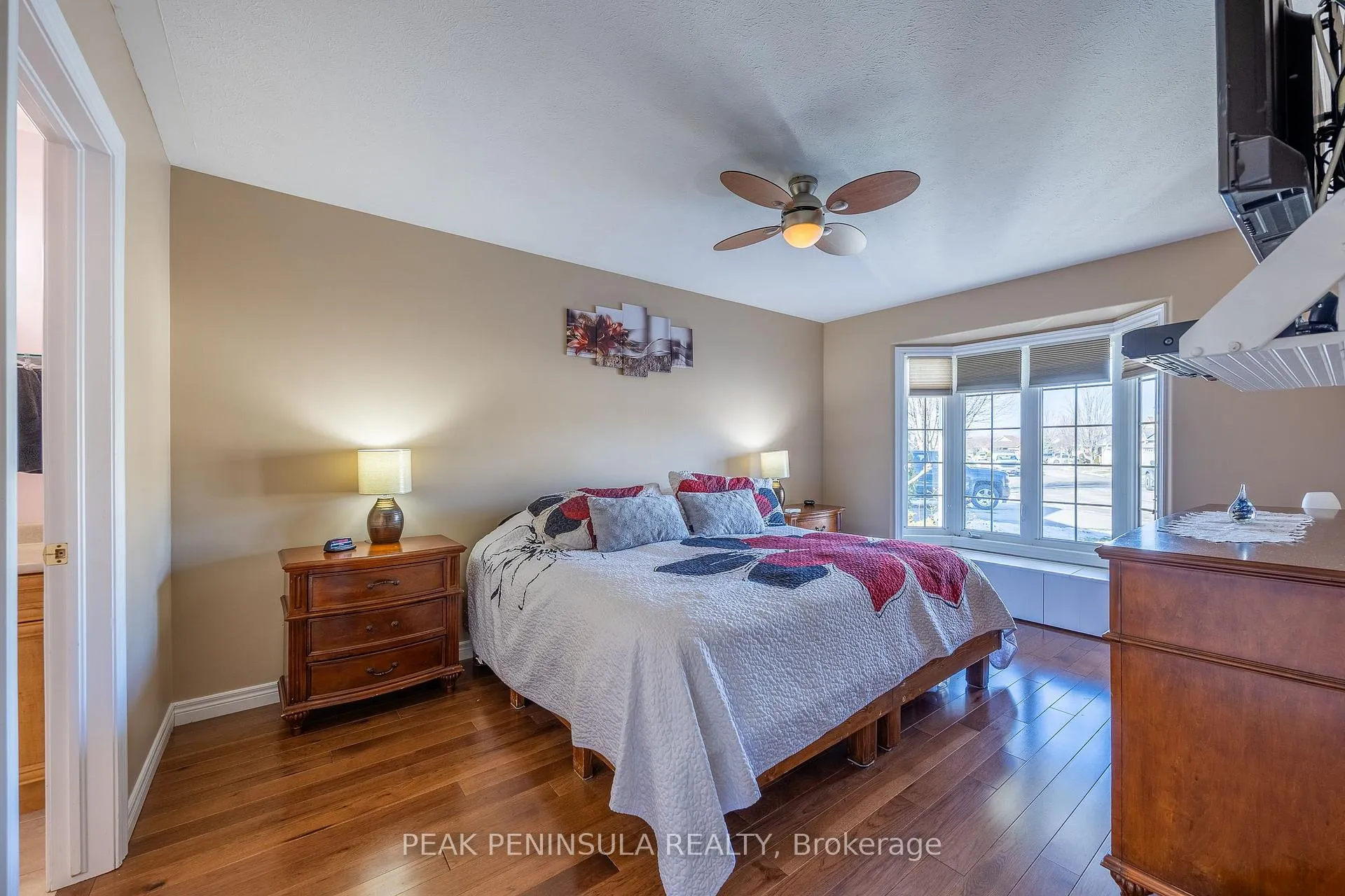 Photo 8 of 63 Upper Canada Drive, Norfolk, Port Rowan — HOMEH