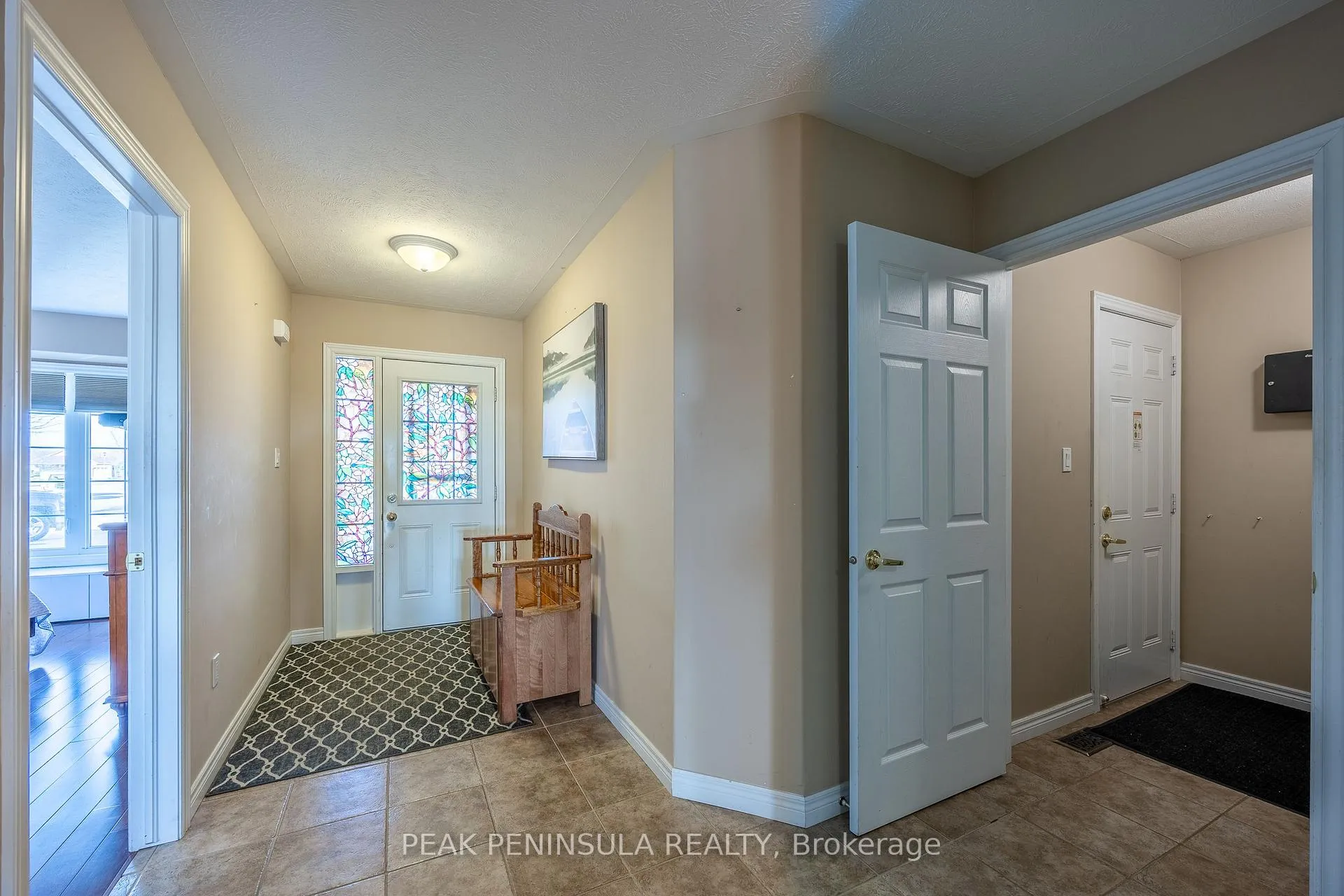 Photo 11 of 63 Upper Canada Drive, Norfolk, Port Rowan — HOMEH