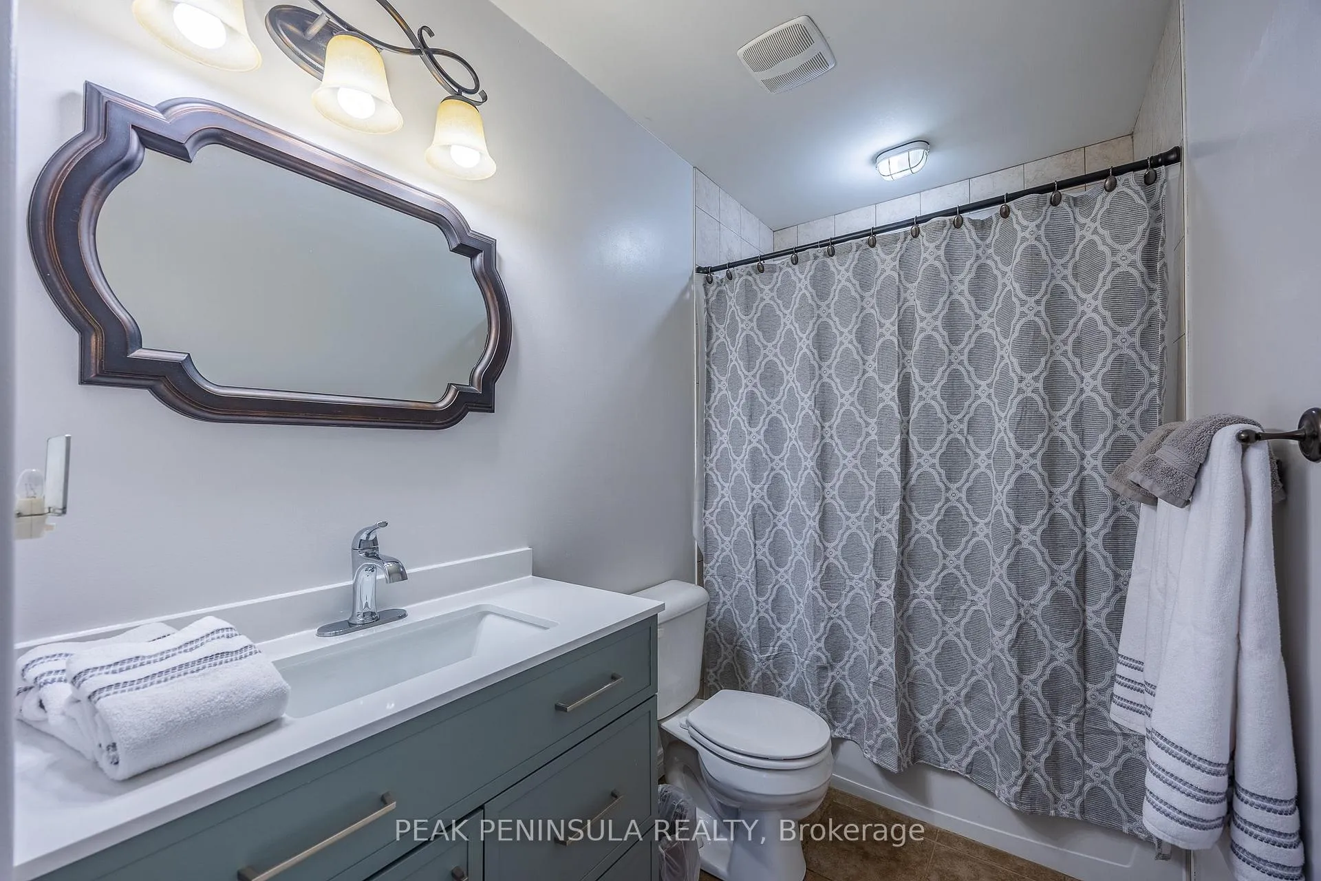 Photo 14 of 63 Upper Canada Drive, Norfolk, Port Rowan — HOMEH