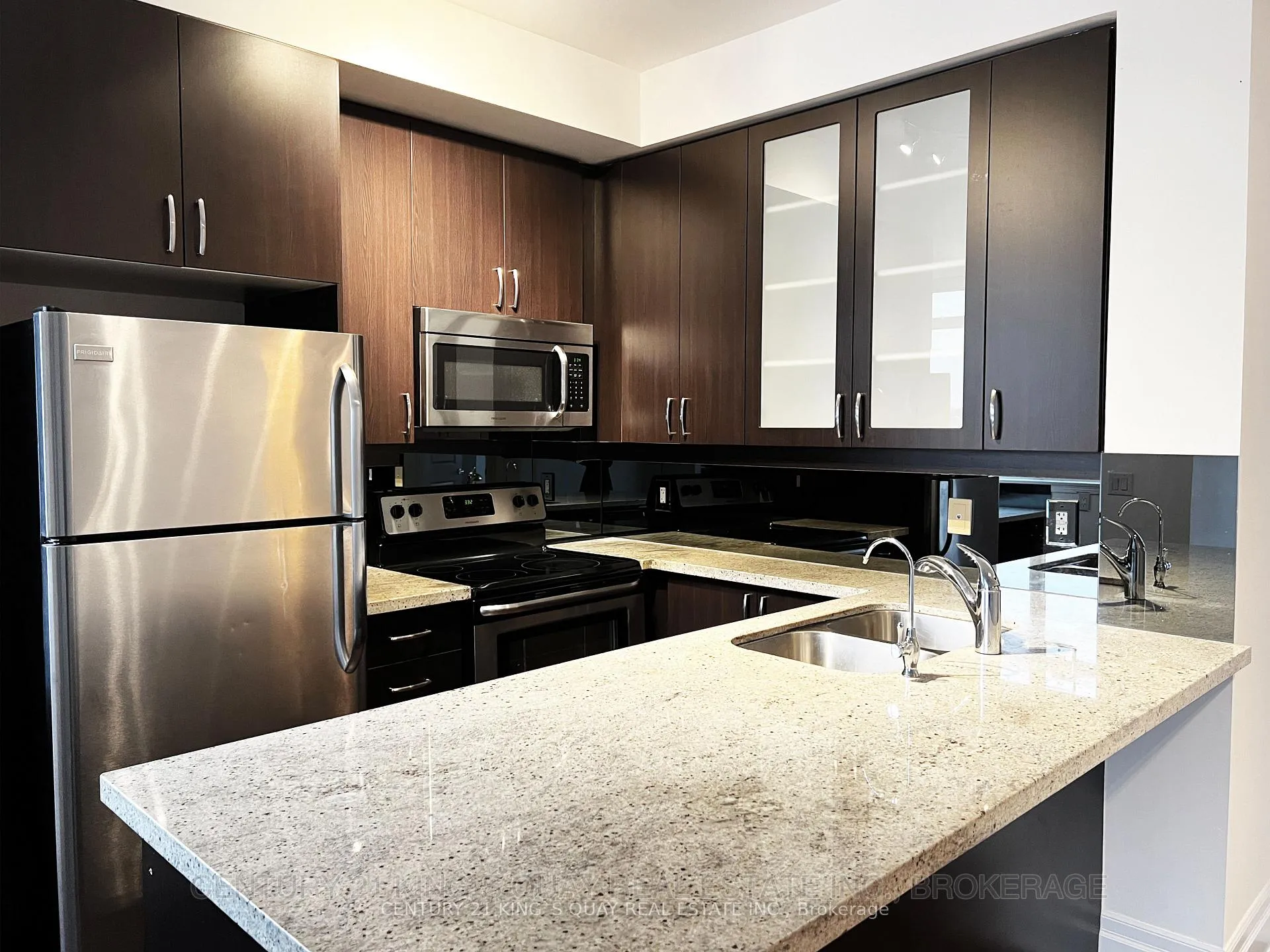 Photo 10 of Unit 315, 111 Upper Duke Crescent, Markham, Unionville — HOMEH