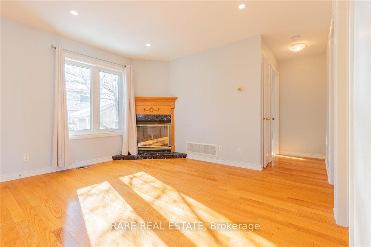 Photo 6 of Unit Main, 29 Mapleton Avenue, Barrie, Holly — HOMEH