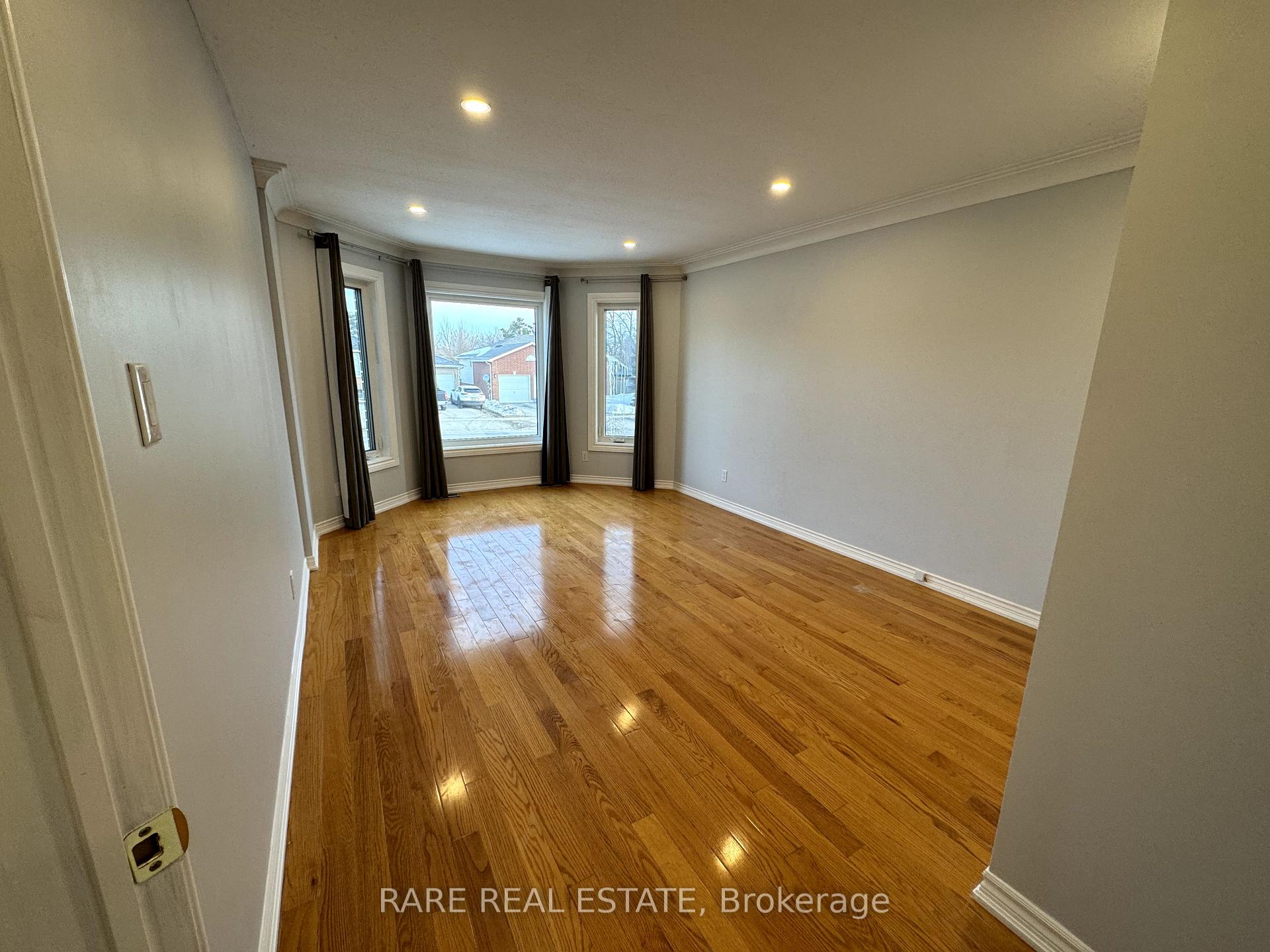 Photo 8 of Unit Main, 29 Mapleton Avenue, Barrie, Holly — HOMEH