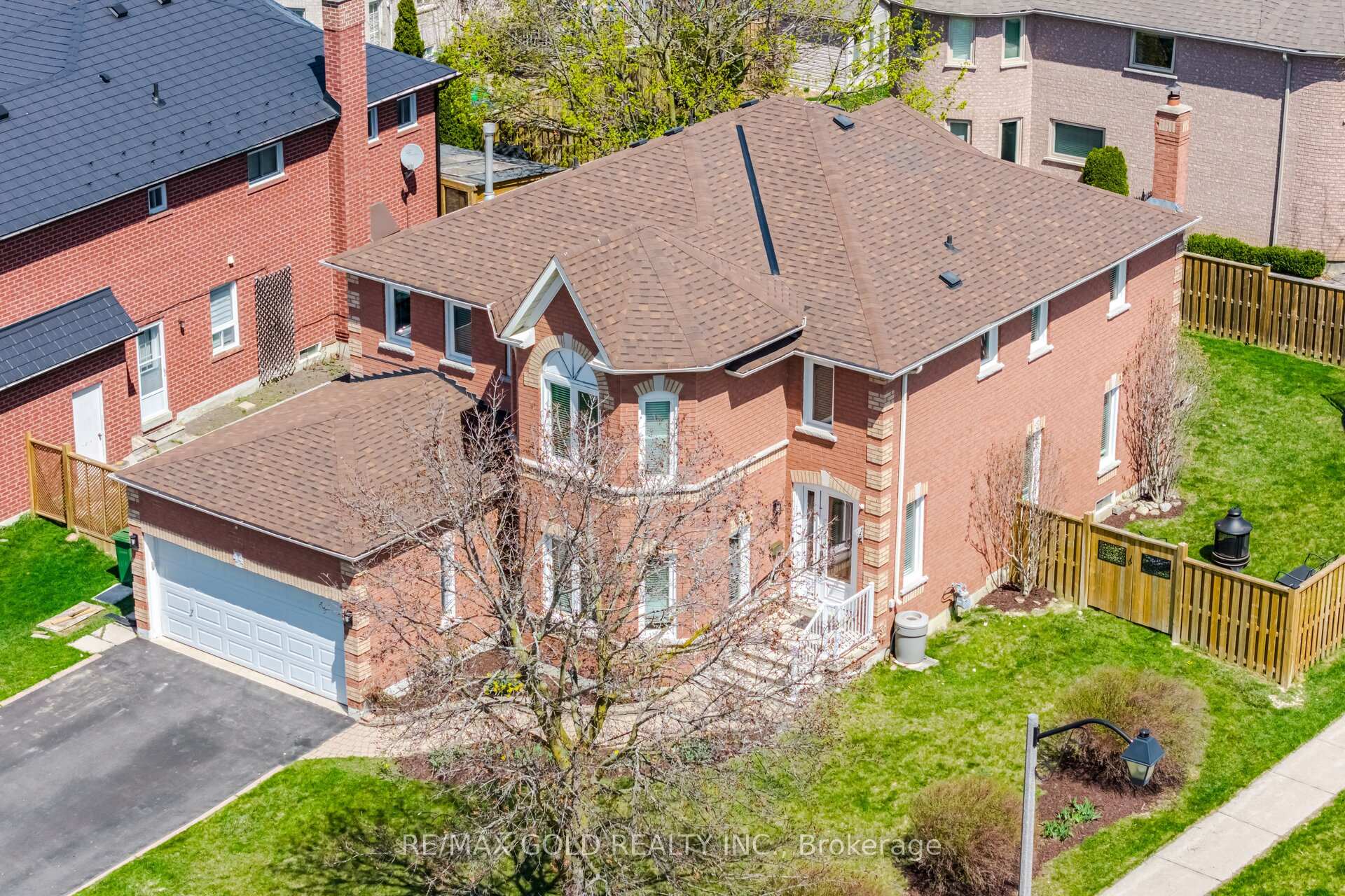 Photo 2 of 44 Livingston Drive, Caledon, Rural Caledon — HOMEH