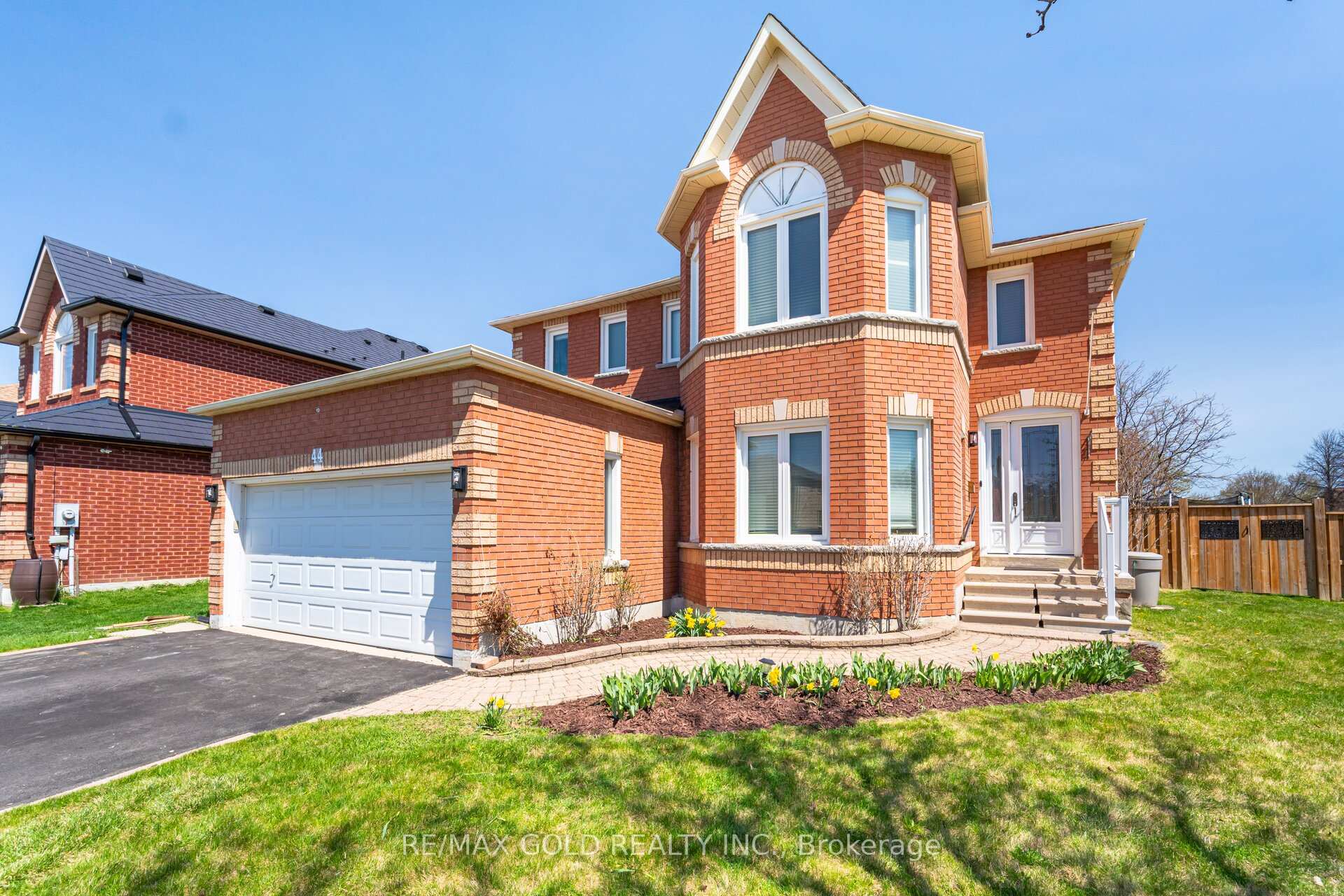 Photo 3 of 44 Livingston Drive, Caledon, Rural Caledon — HOMEH