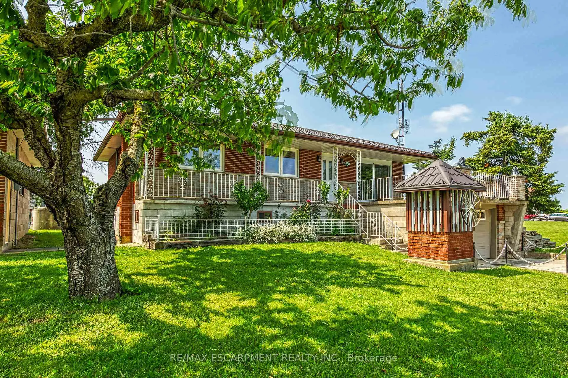 Photo 3 of 617 Eighth Road E, Hamilton, Rural Stoney Creek — HOMEH