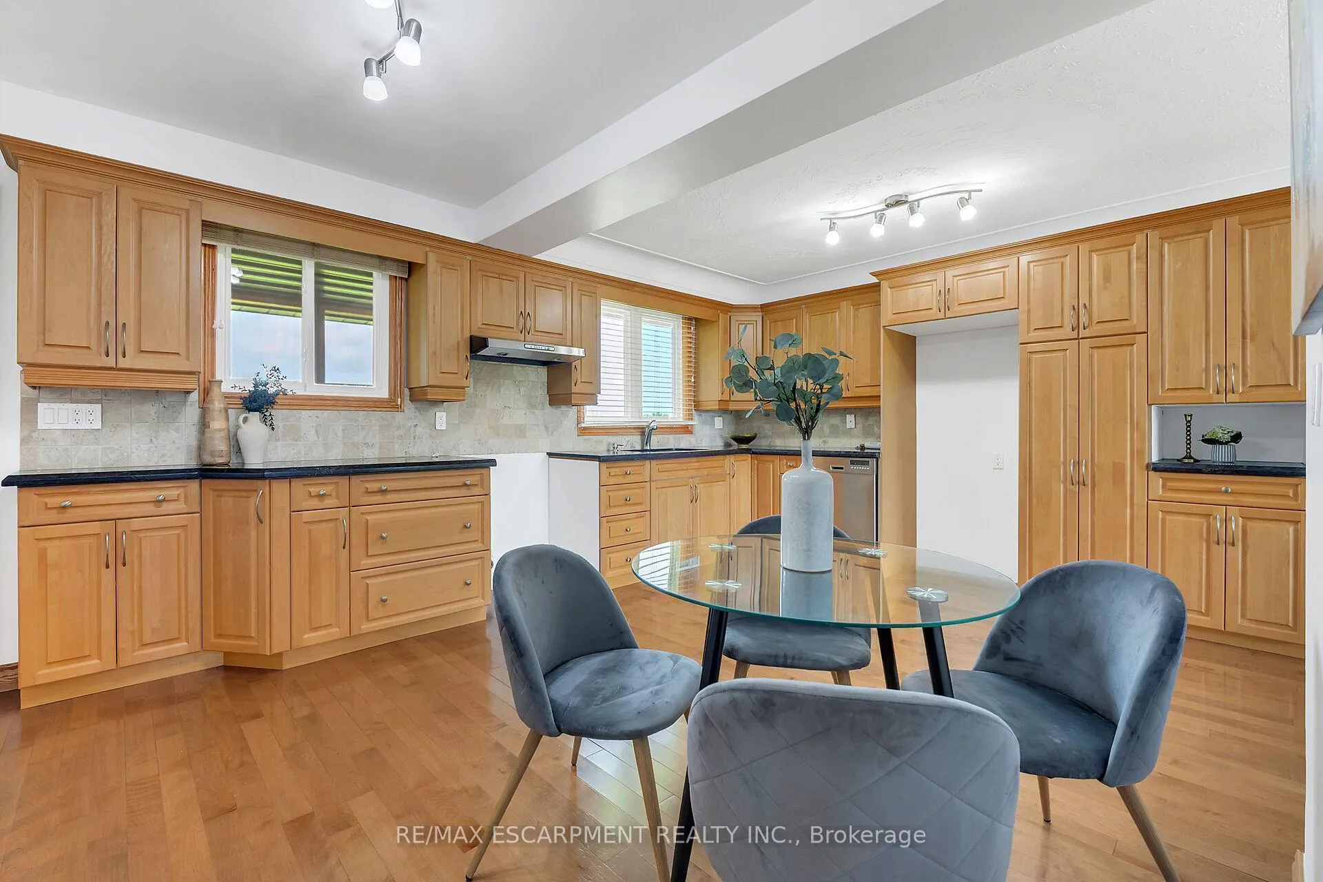 Photo 12 of 617 Eighth Road E, Hamilton, Rural Stoney Creek — HOMEH