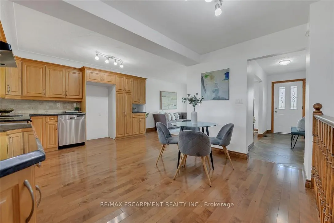 Photo 13 of 617 Eighth Road E, Hamilton, Rural Stoney Creek — HOMEH