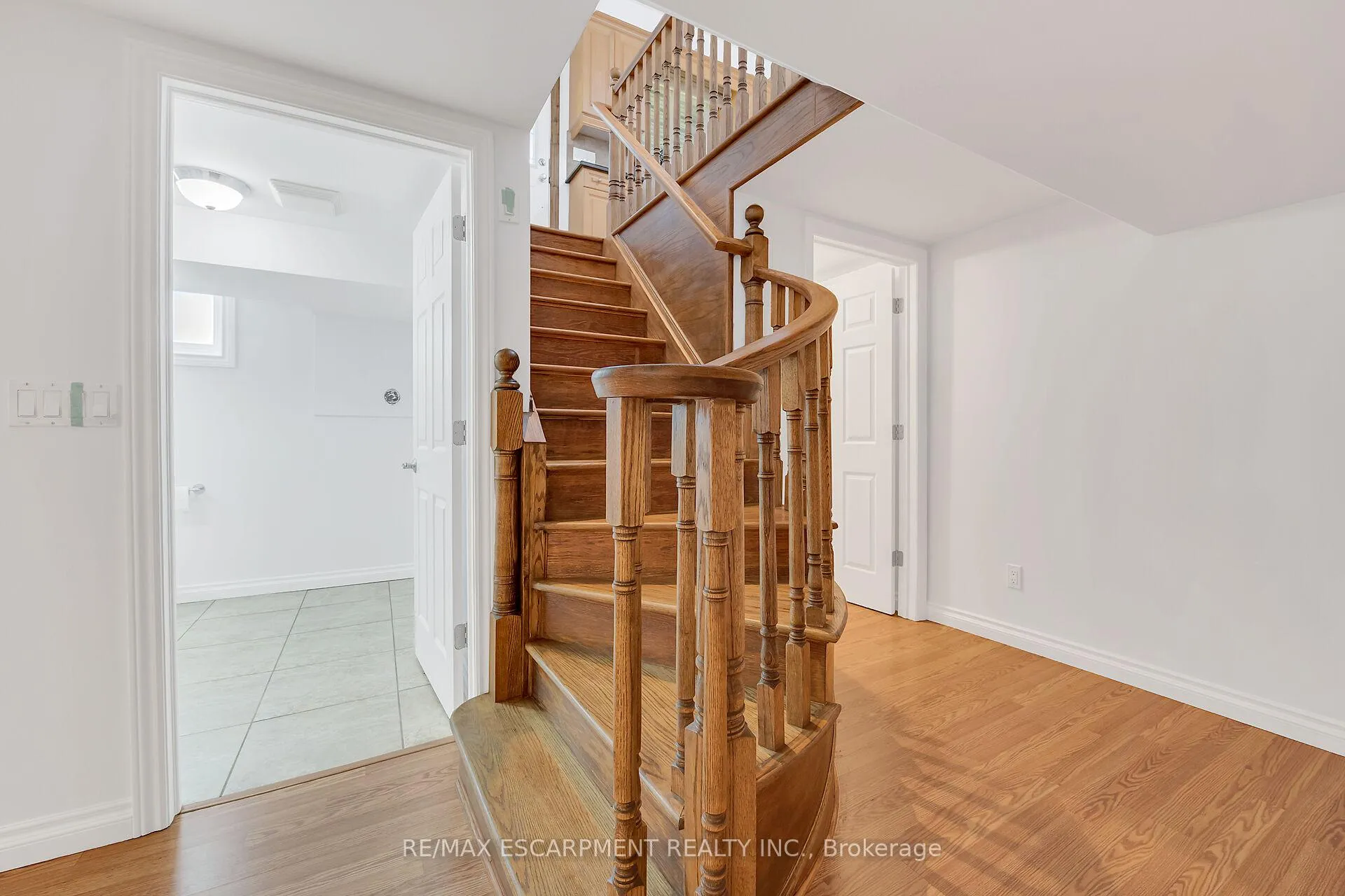 Photo 18 of 617 Eighth Road E, Hamilton, Rural Stoney Creek — HOMEH