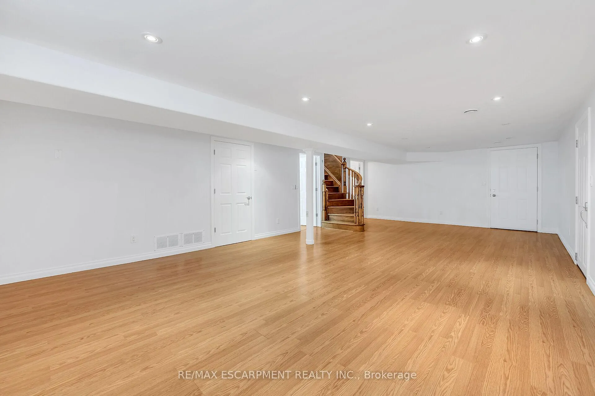 Photo 21 of 617 Eighth Road E, Hamilton, Rural Stoney Creek — HOMEH