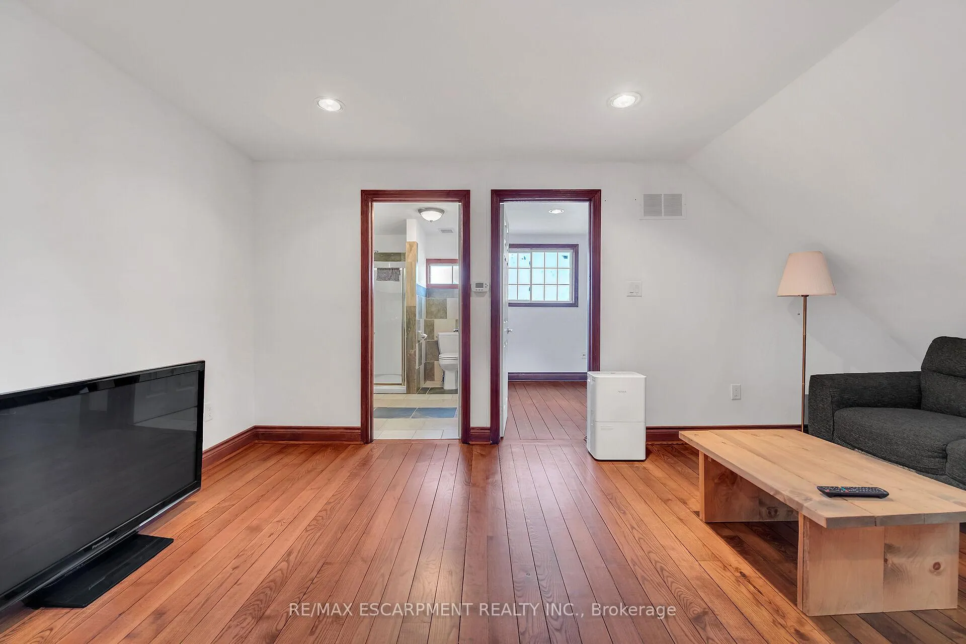 Photo 36 of 617 Eighth Road E, Hamilton, Rural Stoney Creek — HOMEH