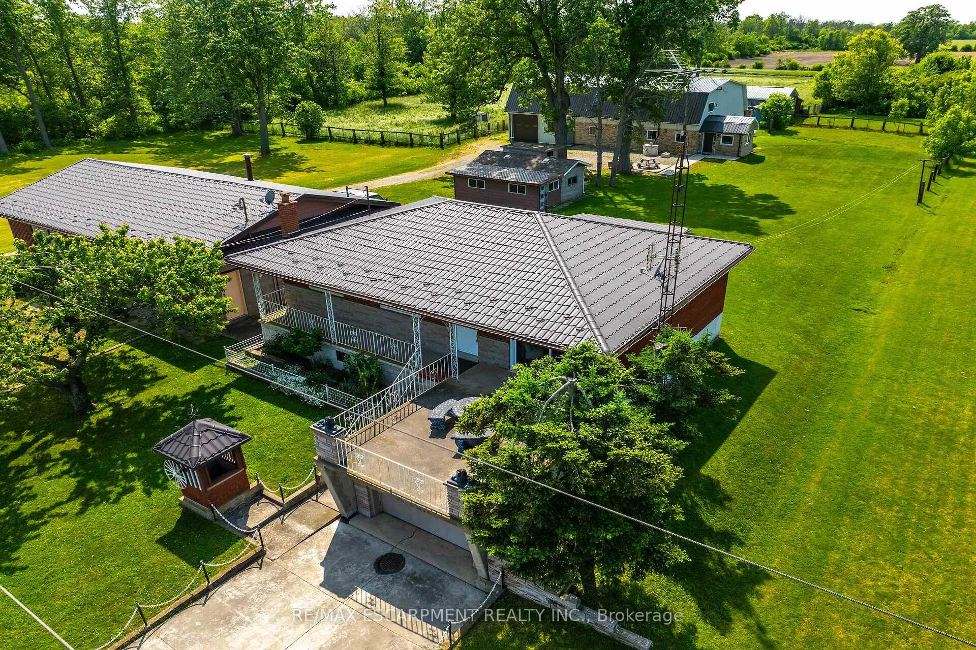 Photo 46 of 617 Eighth Road E, Hamilton, Rural Stoney Creek — HOMEH