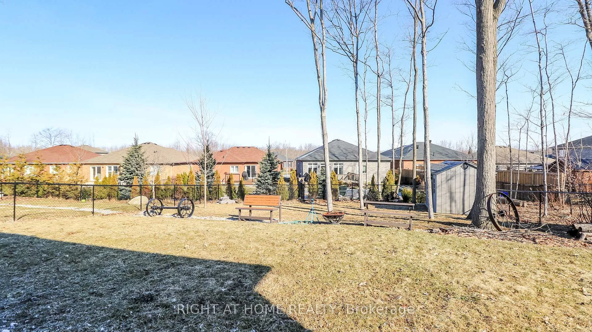 Photo 19 of 28 Hunter Avenue, Tay, Victoria Harbour — HOMEH