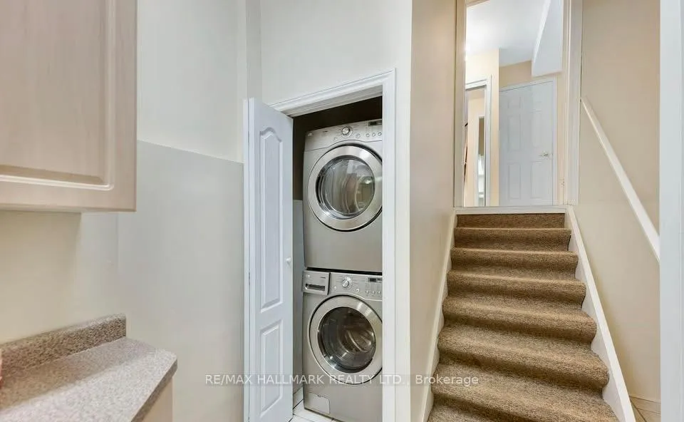 Photo 2 of Unit Lower, 166 Sail Crescent, Vaughan, Vellore Village — HOMEH