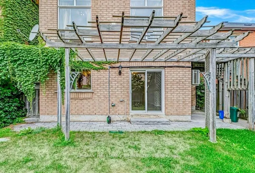 Photo 4 of Unit Lower, 166 Sail Crescent, Vaughan, Vellore Village — HOMEH