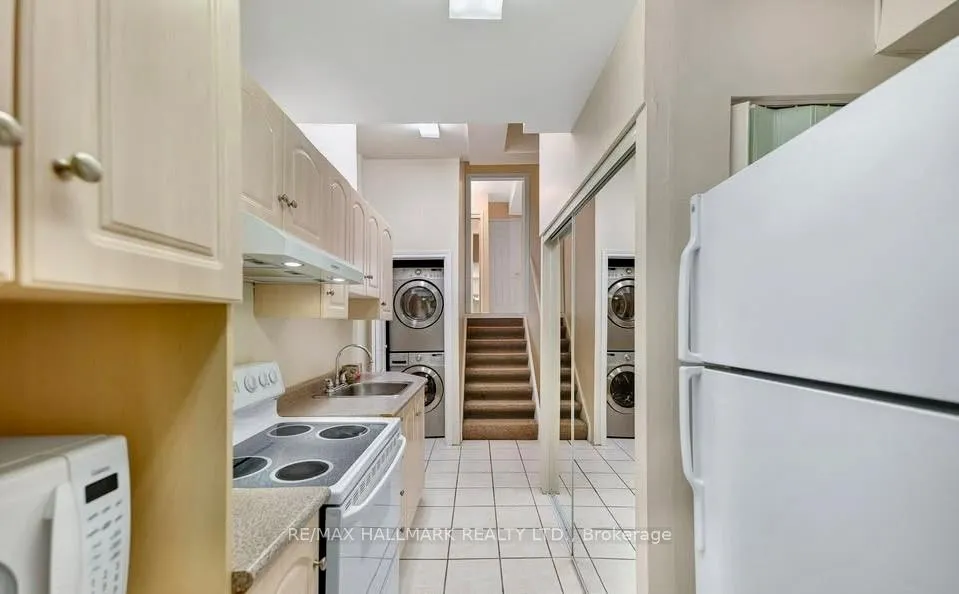 Photo 5 of Unit Lower, 166 Sail Crescent, Vaughan, Vellore Village — HOMEH
