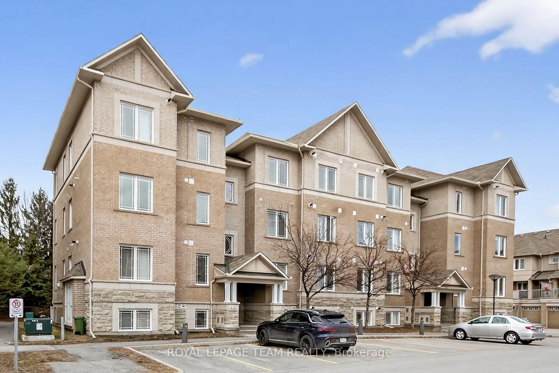 Photo 3 of Unit 1, 371 Paseo Private, Ottawa, Centrepointe — HOMEH