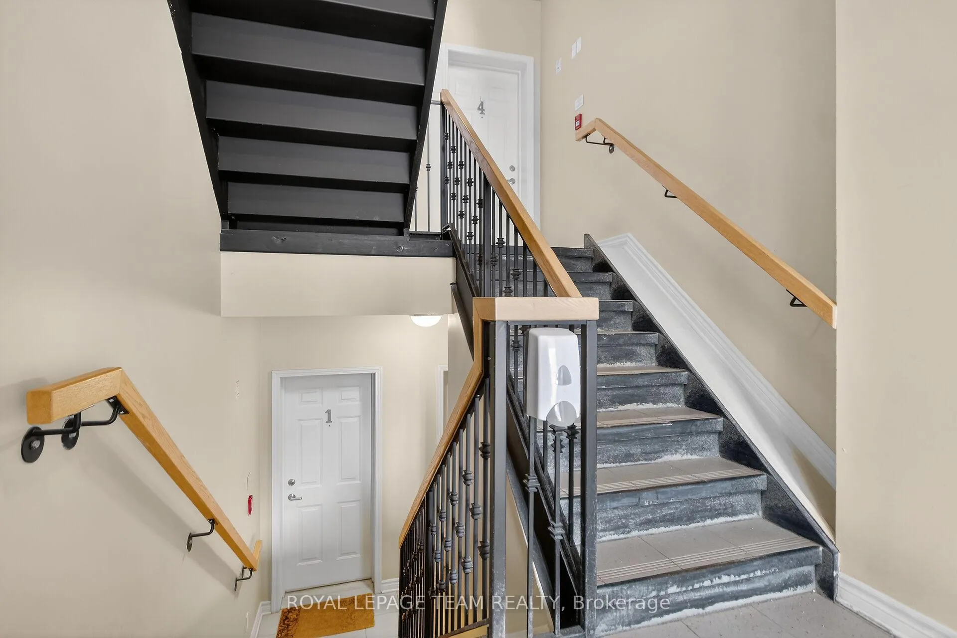 Photo 5 of Unit 1, 371 Paseo Private, Ottawa, Centrepointe — HOMEH