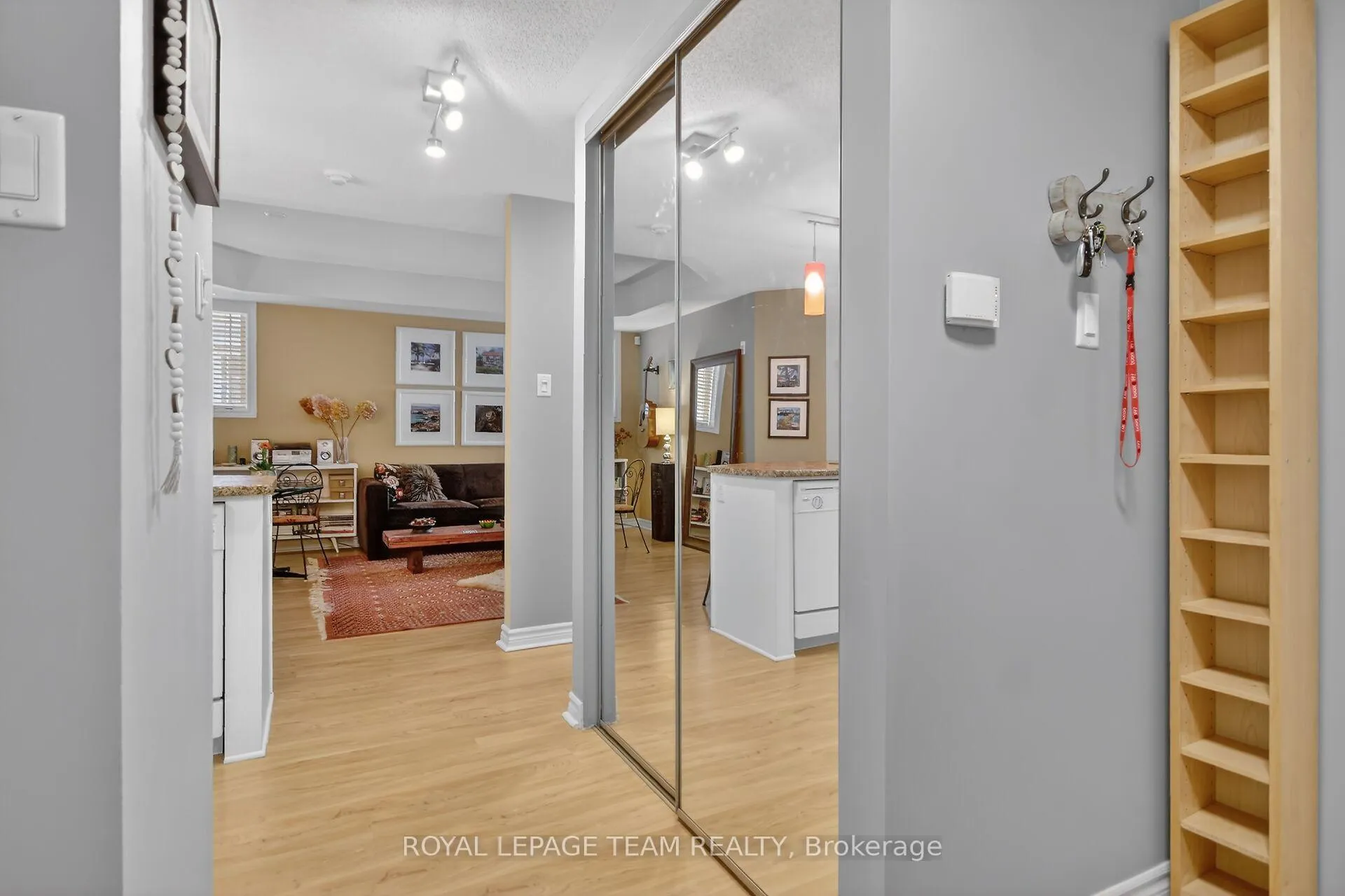 Photo 7 of Unit 1, 371 Paseo Private, Ottawa, Centrepointe — HOMEH