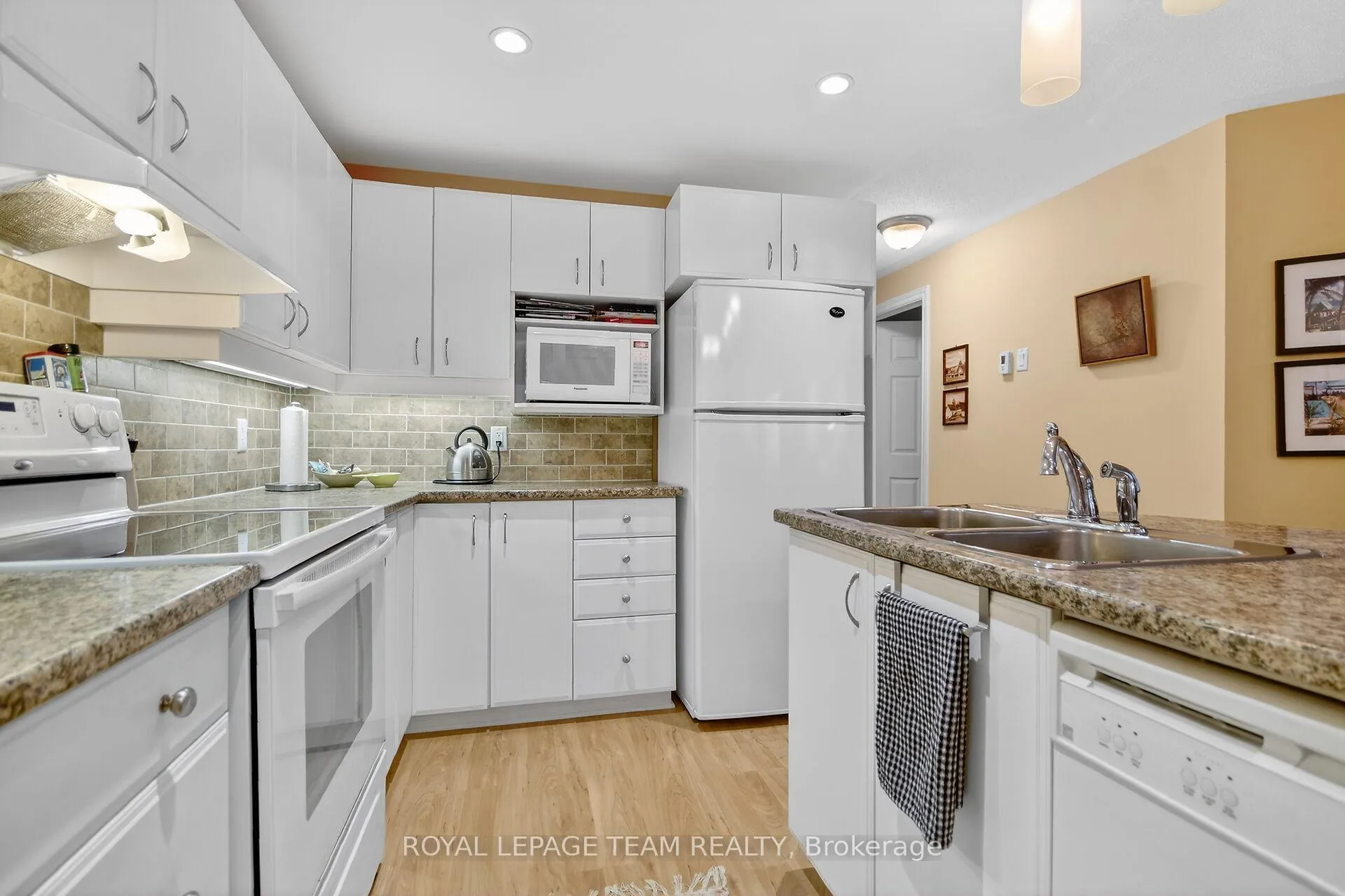 Photo 19 of Unit 1, 371 Paseo Private, Ottawa, Centrepointe — HOMEH