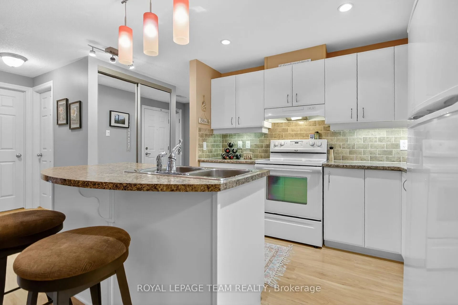 Photo 20 of Unit 1, 371 Paseo Private, Ottawa, Centrepointe — HOMEH