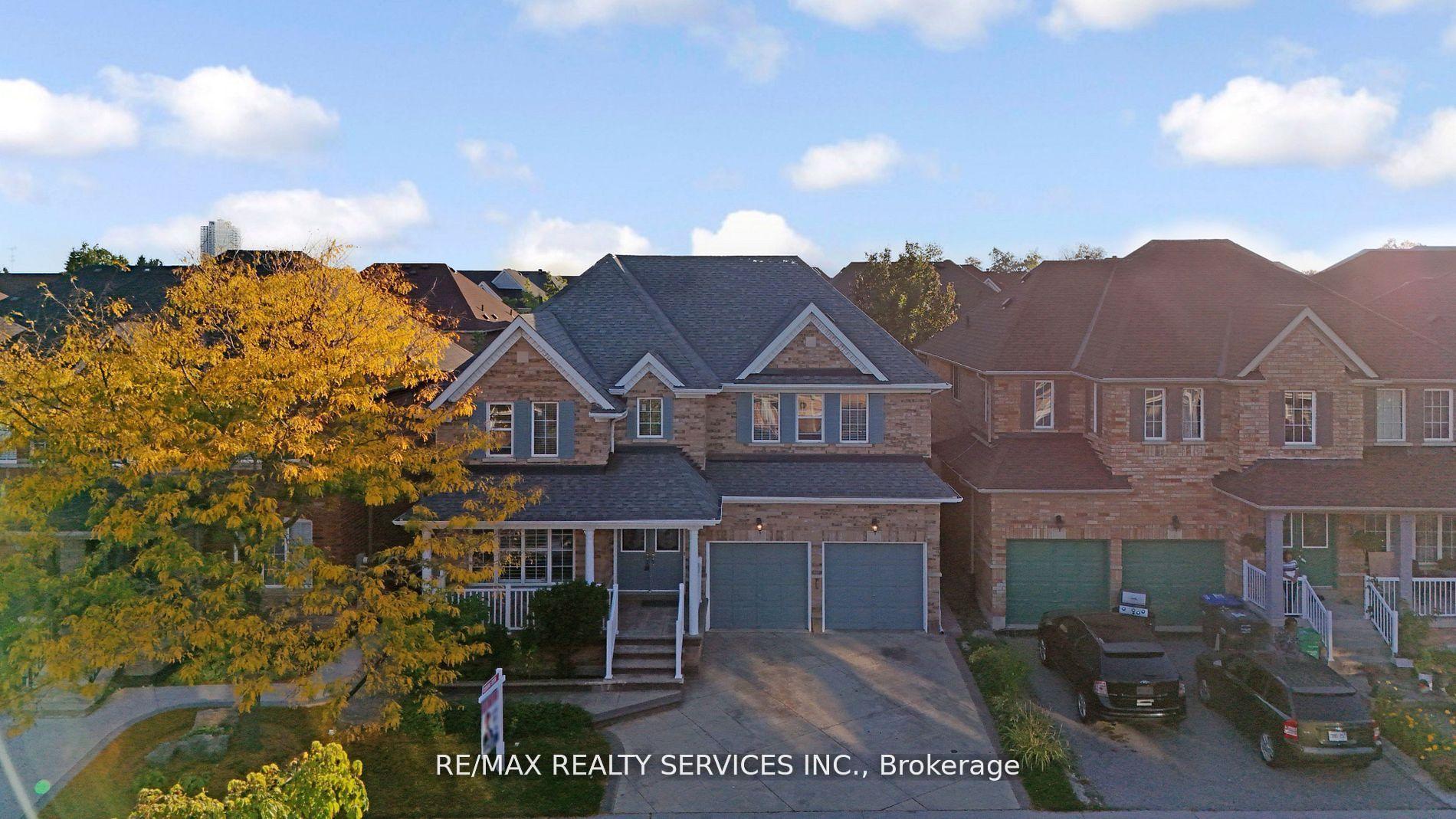 Photo 2 of 14 Foxmere Road, Brampton, Fletcher's Meadow — HOMEH
