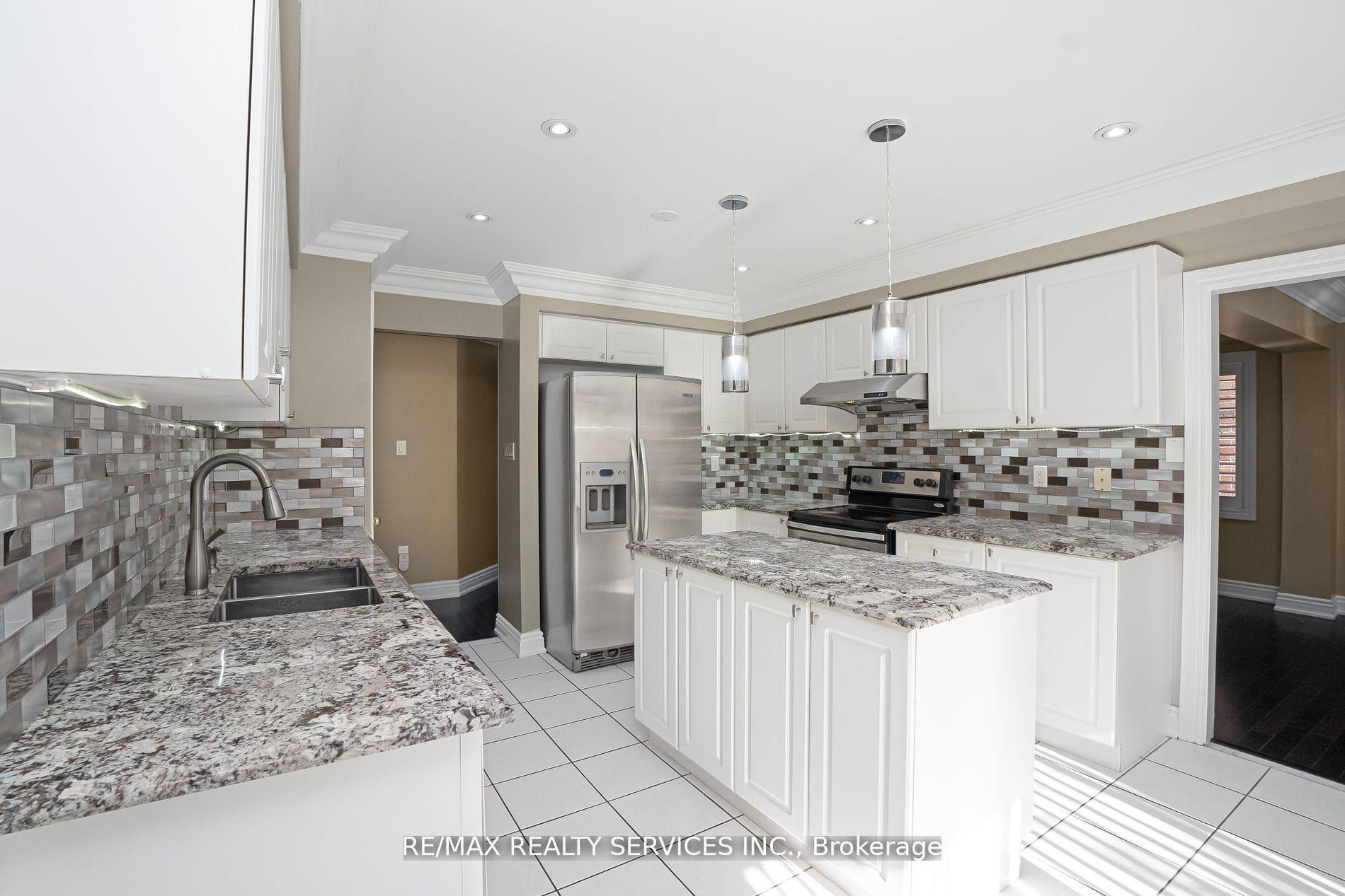 Photo 11 of 14 Foxmere Road, Brampton, Fletcher's Meadow — HOMEH