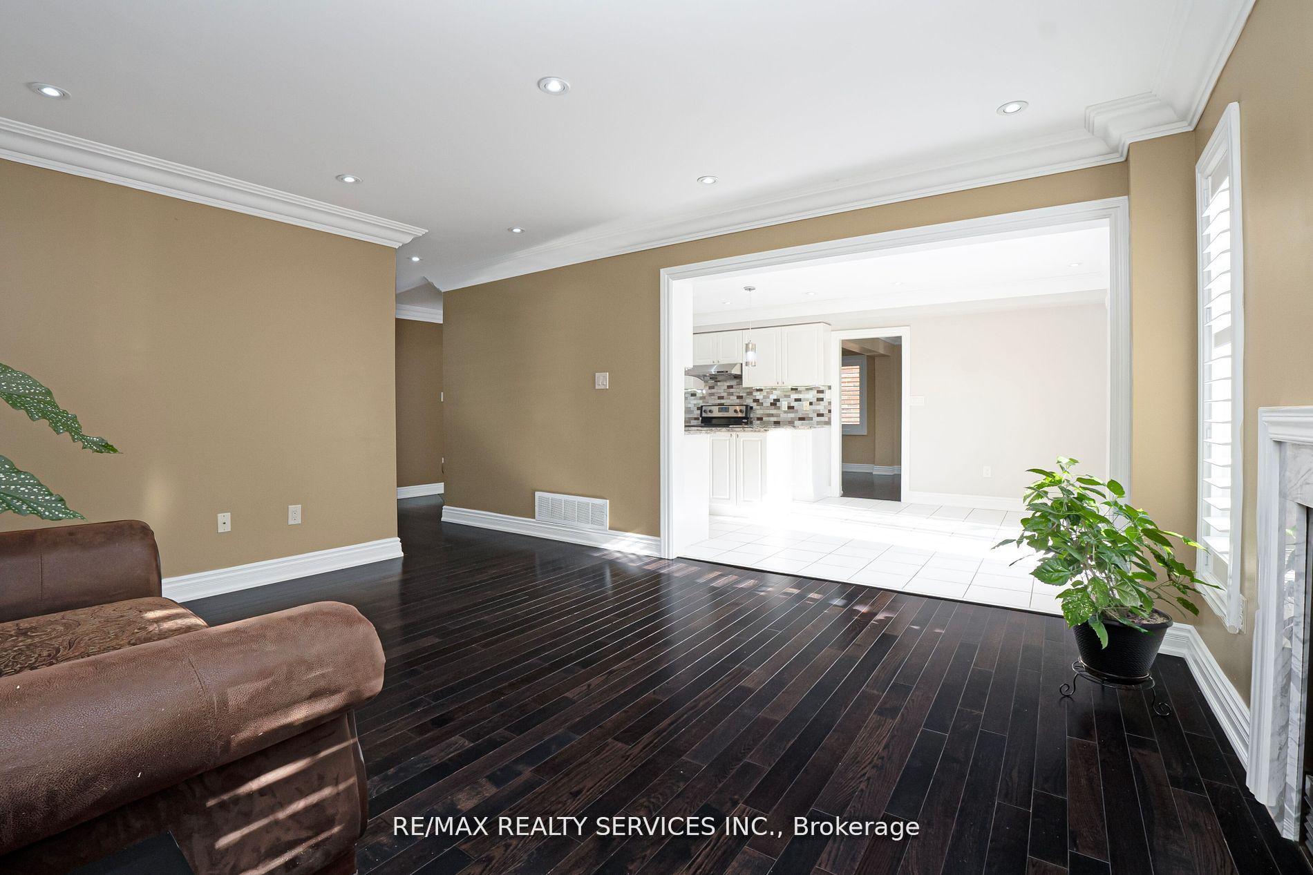 Photo 13 of 14 Foxmere Road, Brampton, Fletcher's Meadow — HOMEH