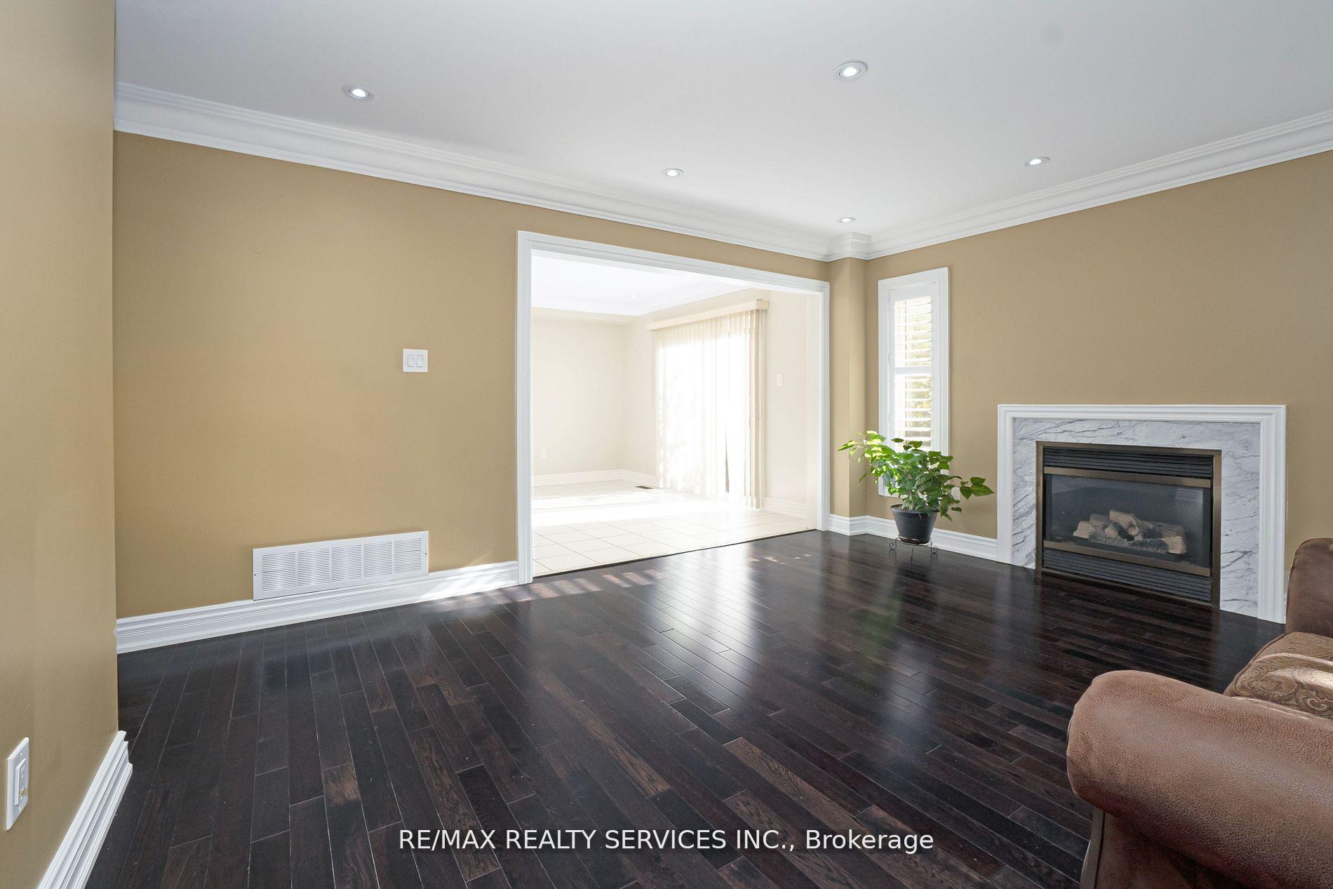 Photo 16 of 14 Foxmere Road, Brampton, Fletcher's Meadow — HOMEH