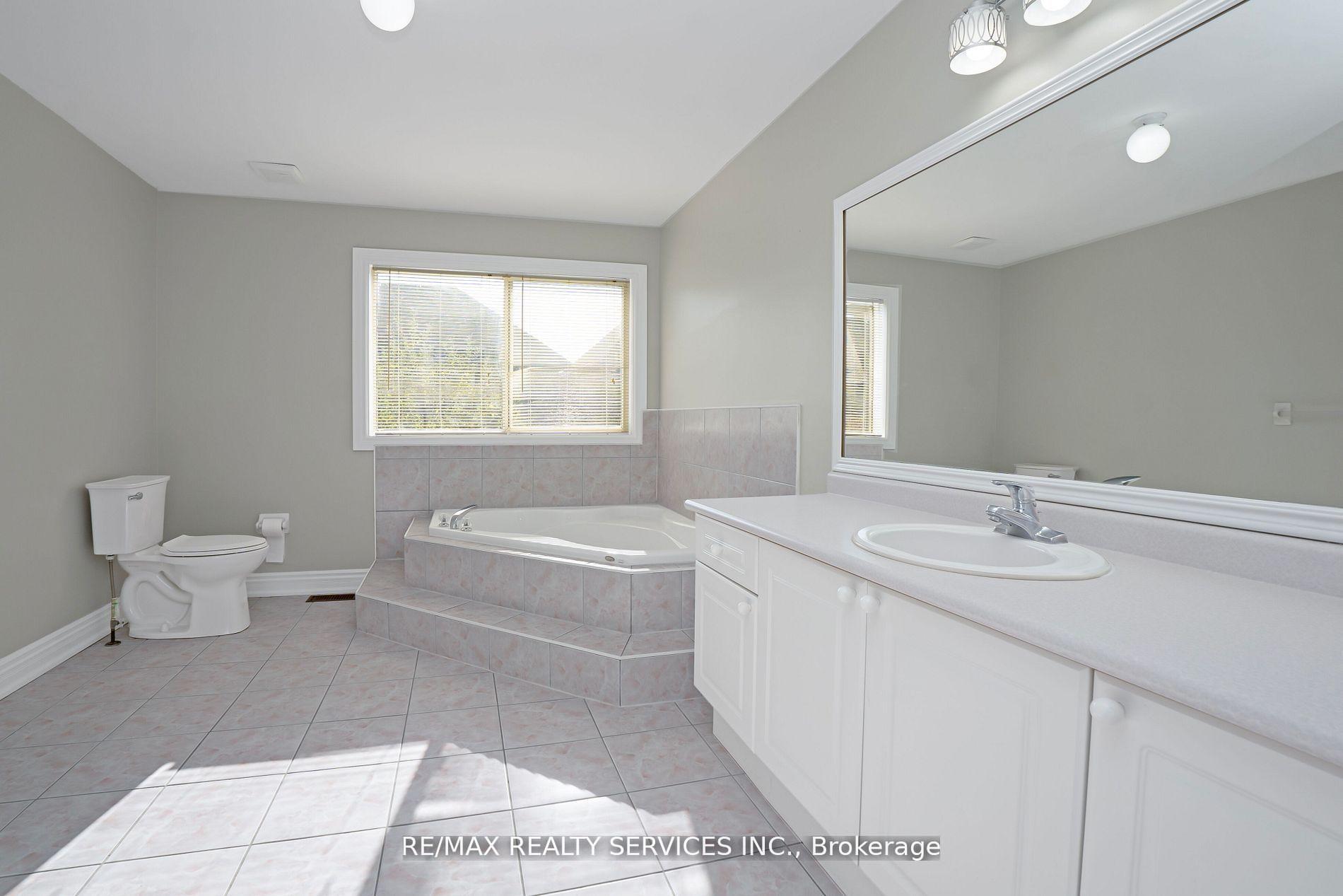 Photo 31 of 14 Foxmere Road, Brampton, Fletcher's Meadow — HOMEH