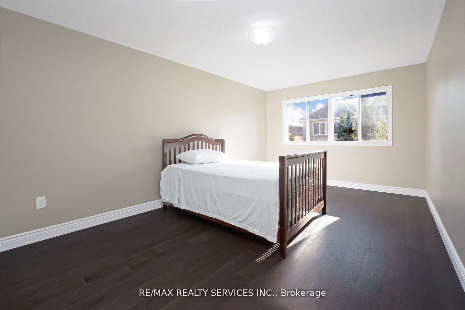 Photo 35 of 14 Foxmere Road, Brampton, Fletcher's Meadow — HOMEH