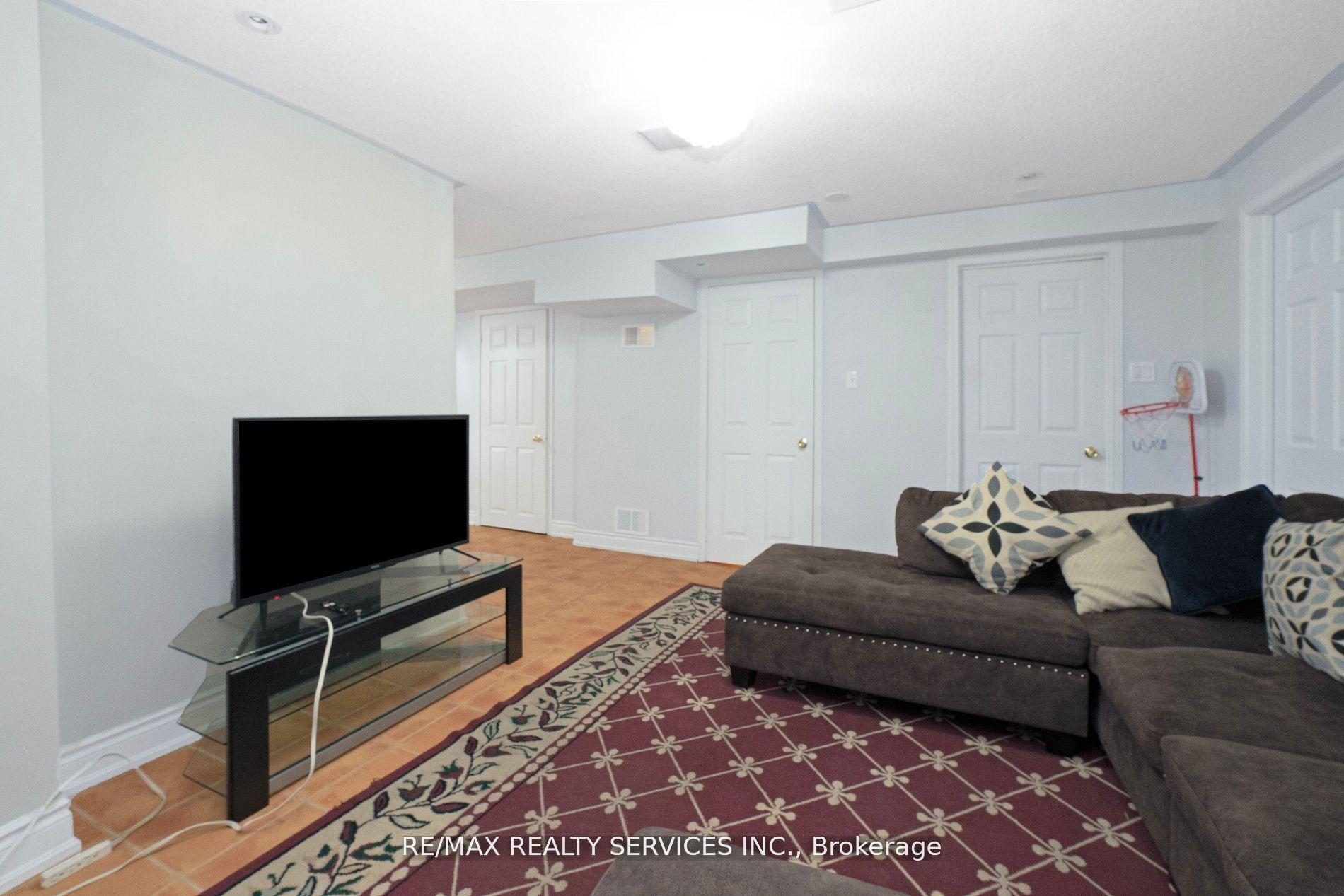 Photo 39 of 14 Foxmere Road, Brampton, Fletcher's Meadow — HOMEH