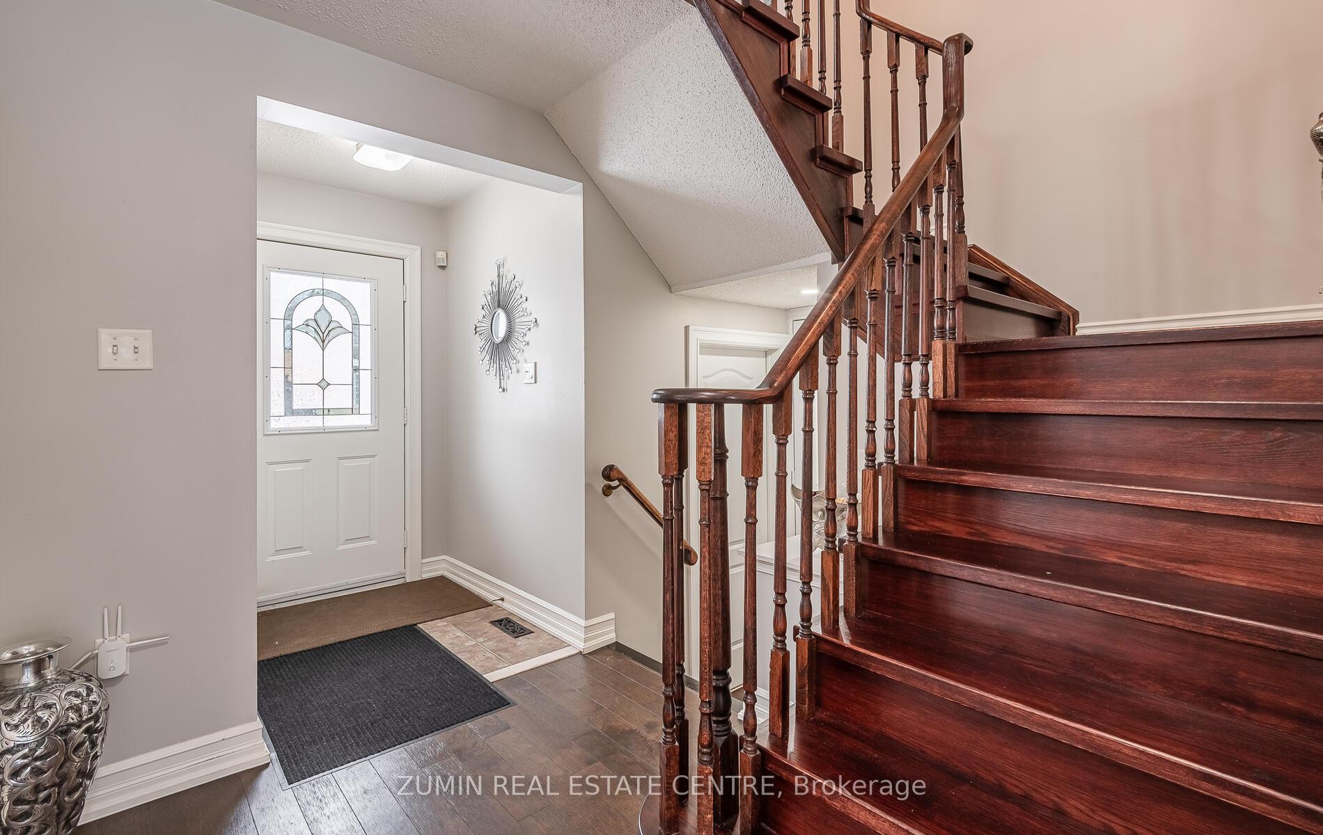 Photo 4 of 15 Sabbe Crescent, Ajax, Northwest Ajax — HOMEH