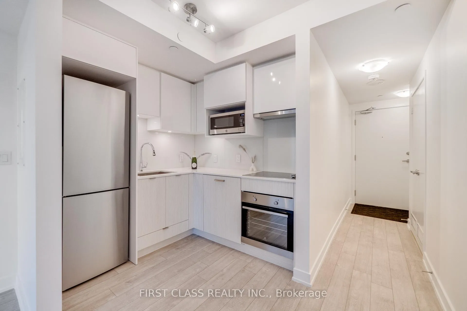 Photo 5 of Unit 3414, 195 Redpath Avenue, Toronto, Mount Pleasant West — HOMEH