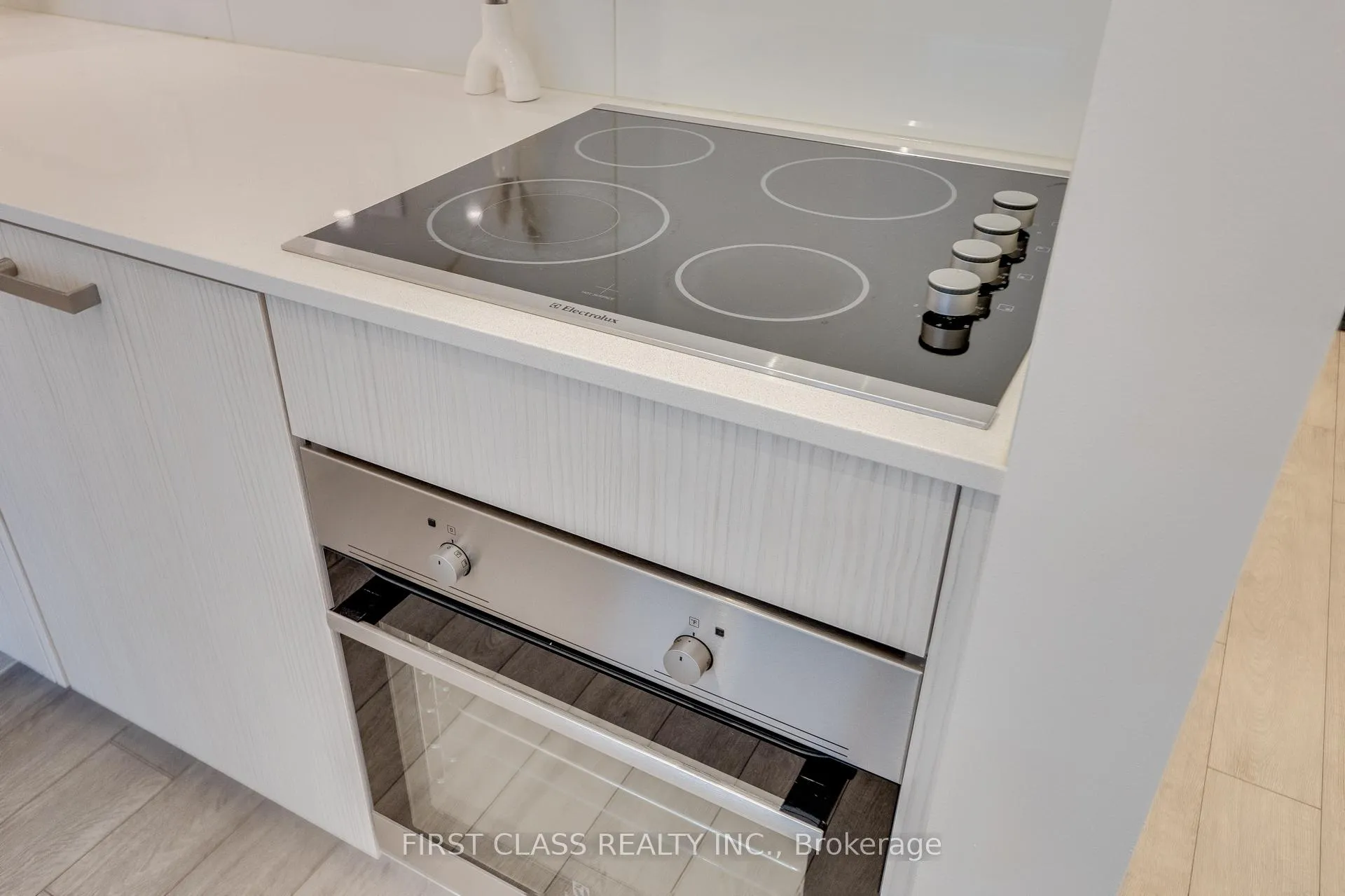 Photo 8 of Unit 3414, 195 Redpath Avenue, Toronto, Mount Pleasant West — HOMEH