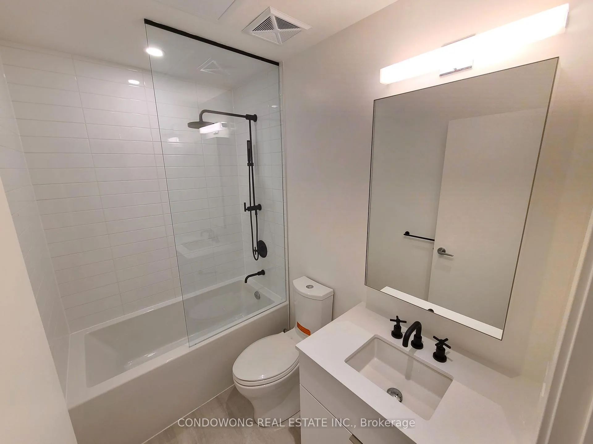 Photo 3 of Unit 304, 22 Lombard Street, Toronto, Church-Yonge Corridor — HOMEH