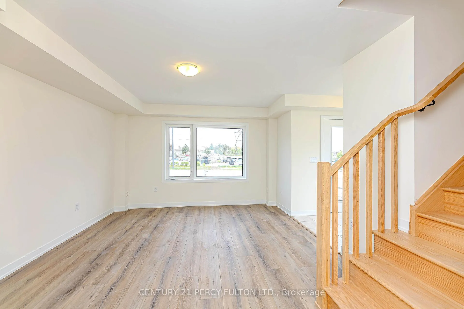 Photo 8 of Unit 809, 1695 Dersan Street, Pickering, Duffin Heights — HOMEH