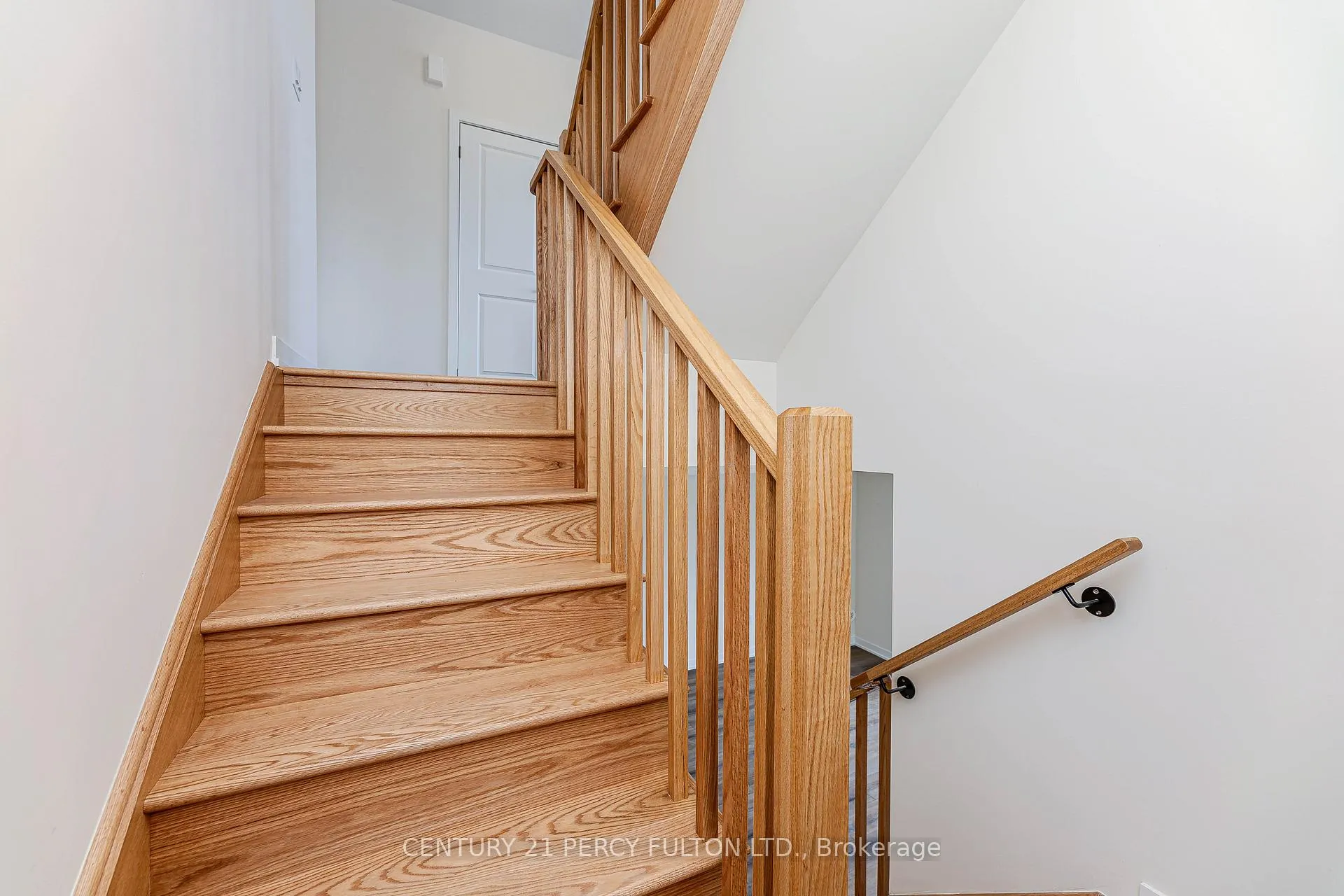 Photo 10 of Unit 809, 1695 Dersan Street, Pickering, Duffin Heights — HOMEH