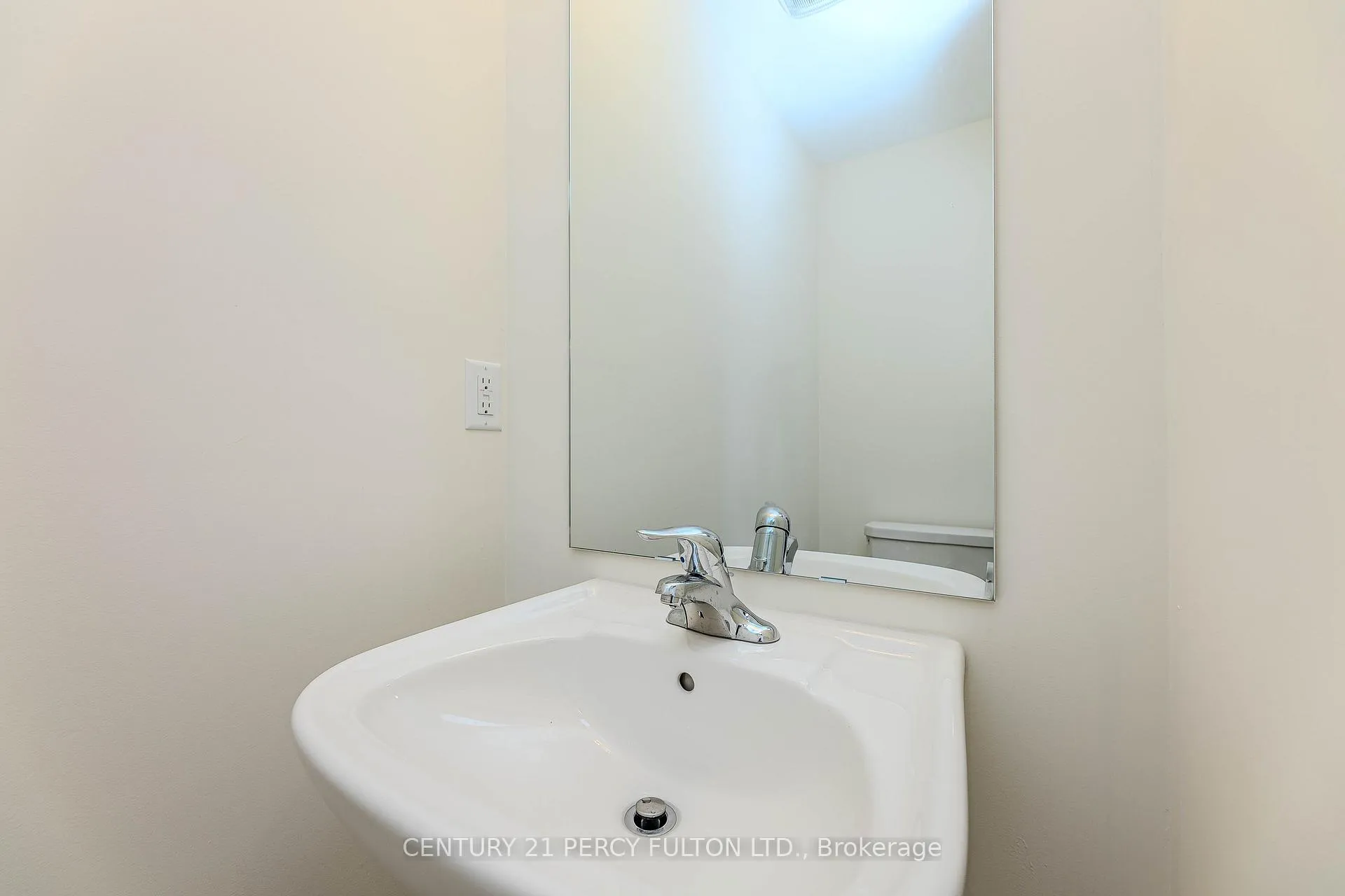 Photo 16 of Unit 809, 1695 Dersan Street, Pickering, Duffin Heights — HOMEH