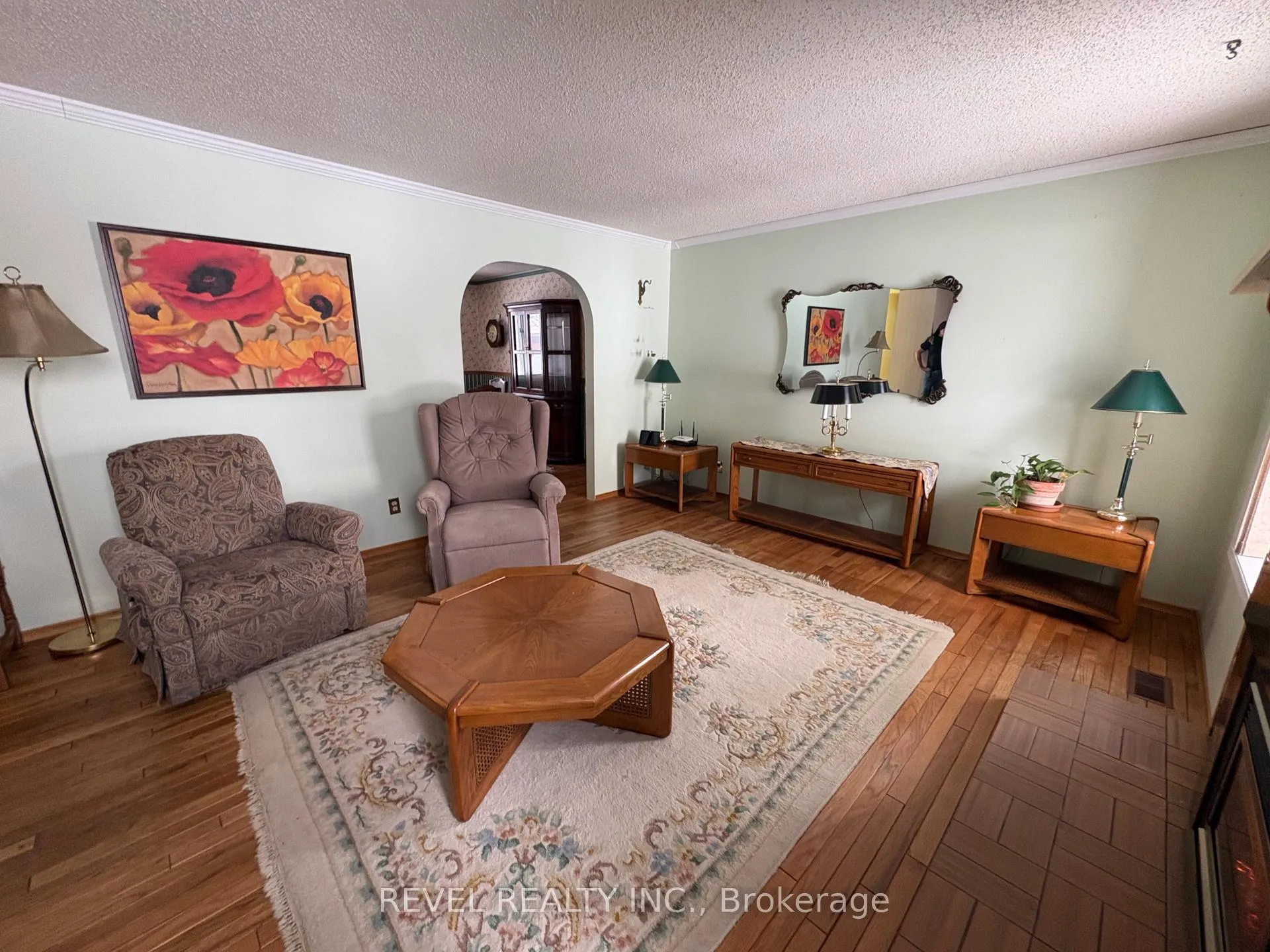 Photo 8 of 390 Seventeenth Avenue, Cochrane — HOMEH