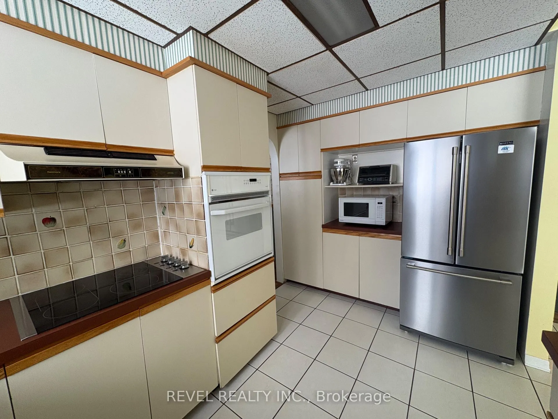 Photo 14 of 390 Seventeenth Avenue, Cochrane — HOMEH