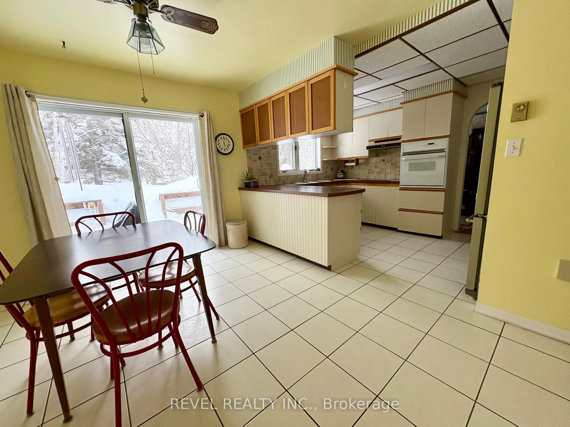 Photo 16 of 390 Seventeenth Avenue, Cochrane — HOMEH