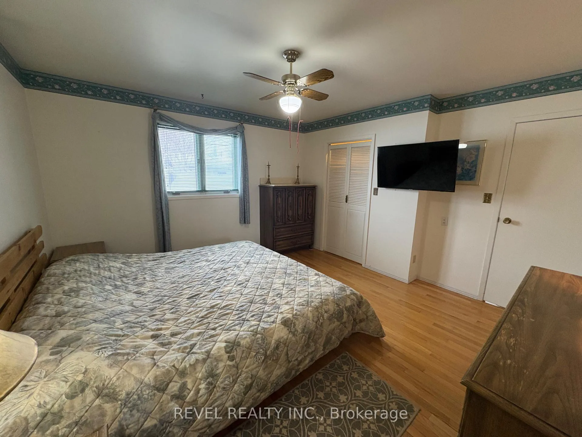 Photo 20 of 390 Seventeenth Avenue, Cochrane — HOMEH