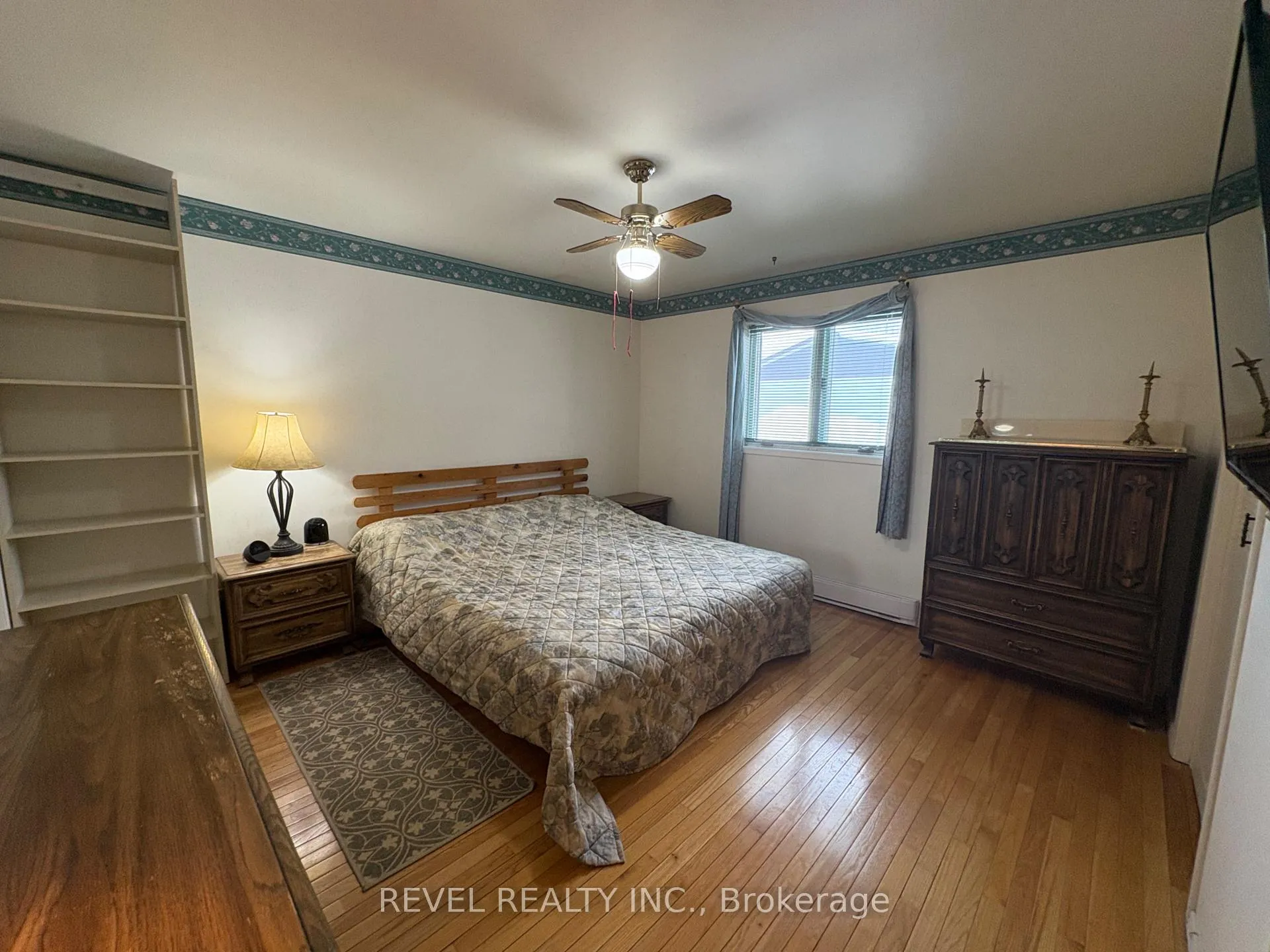 Photo 21 of 390 Seventeenth Avenue, Cochrane — HOMEH
