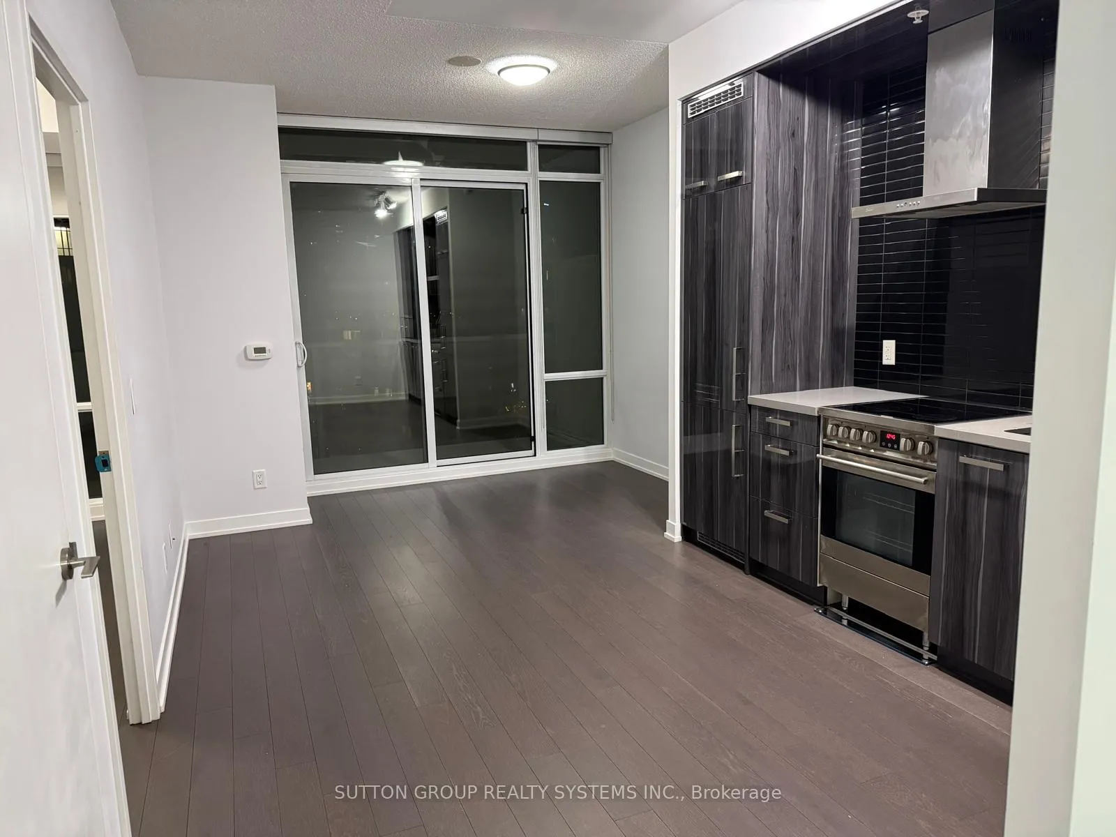 Photo 1 of Unit N902, 120 Bayview Avenue, Toronto, Waterfront Communities — HOMEH